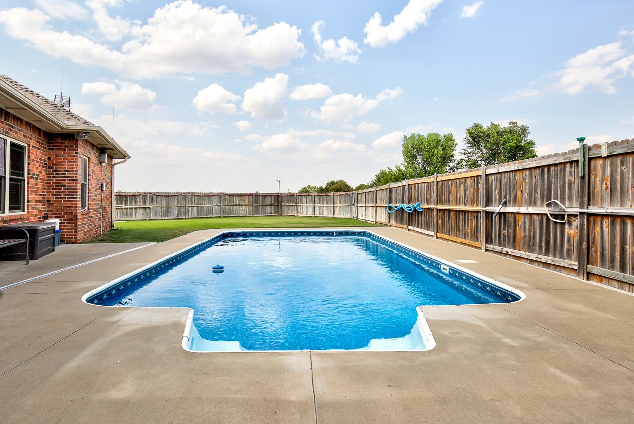 527 Grizzly Ln