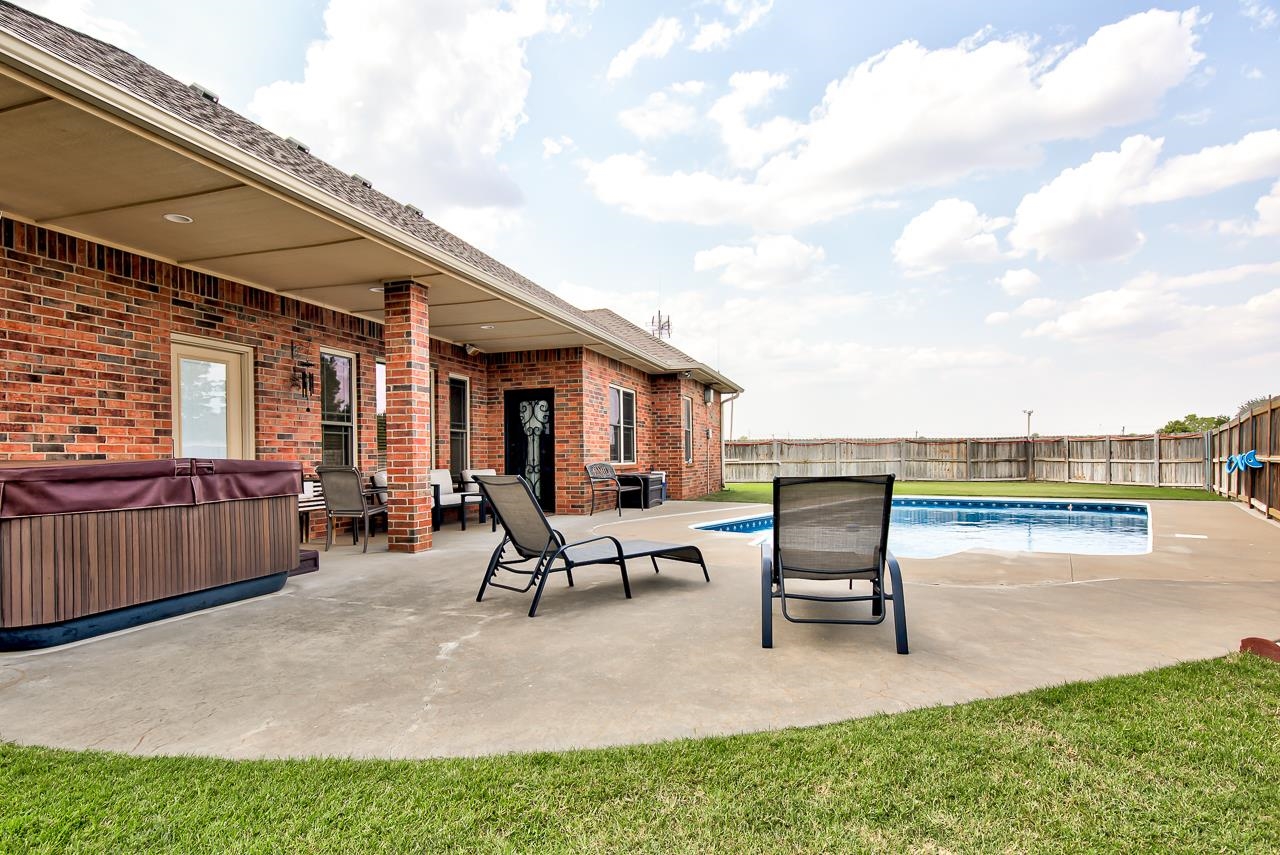527 Grizzly Ln