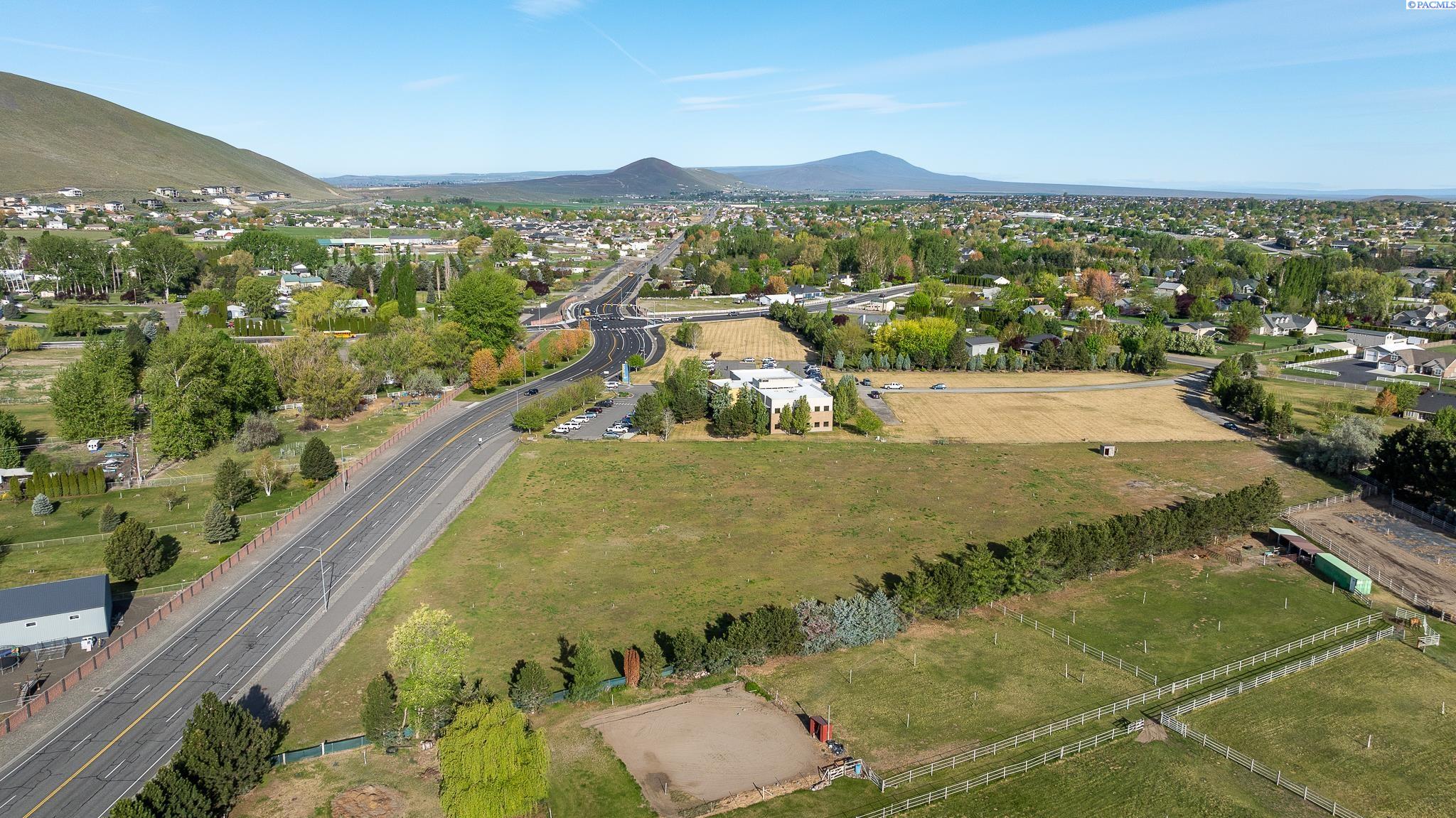 3807 E Lattin Rd, West Richland, WA 99353