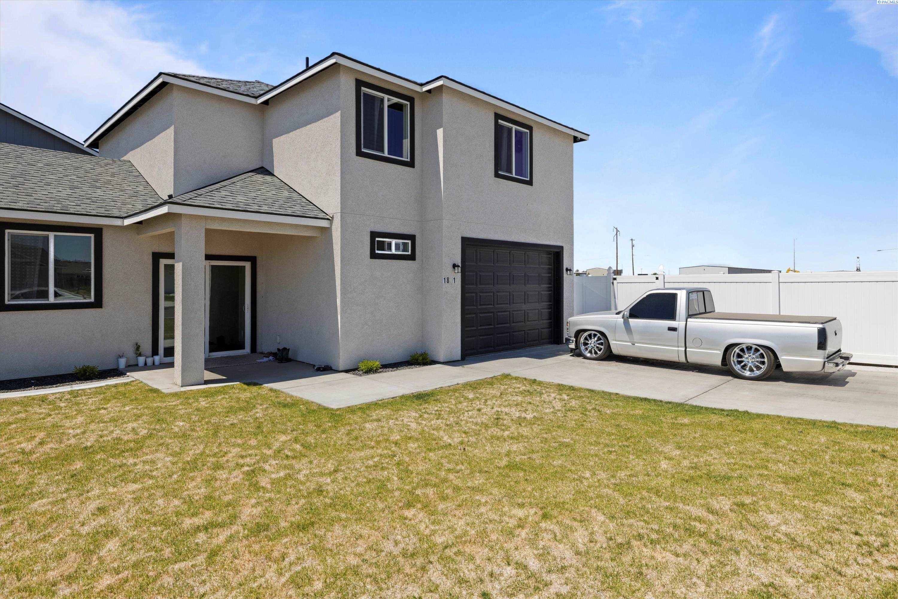 1821 E Highland St, Pasco, WA 99301