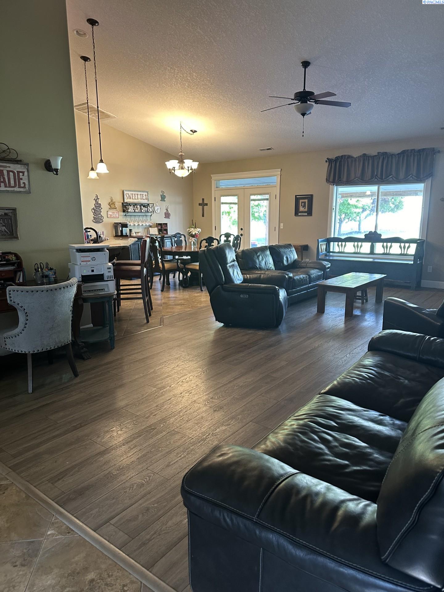 1313 Road 54, Pasco, WA 99301