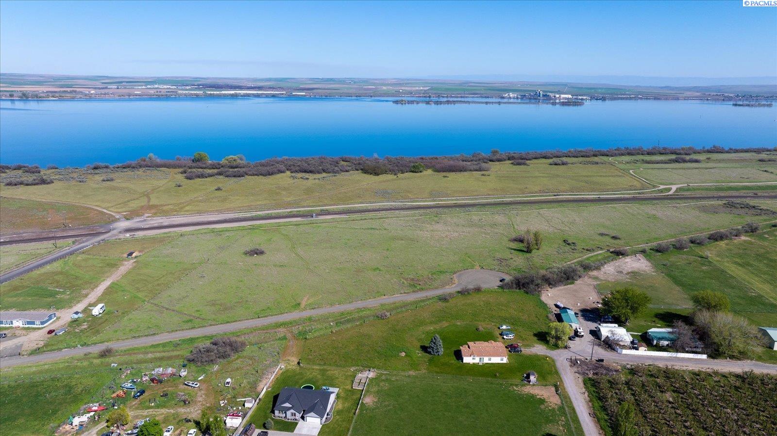 249225 Toothaker Rd, Finley, WA 99337