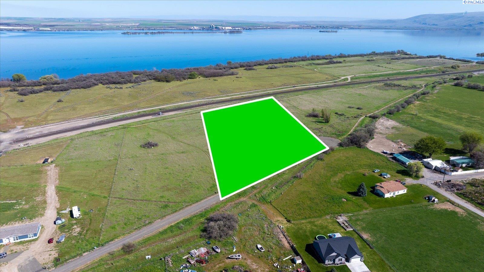 249237 E Toothaker Road, Finley WA 99337