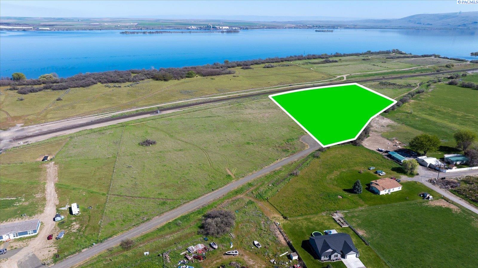 249253 E Toothaker Road, Finley WA 99337