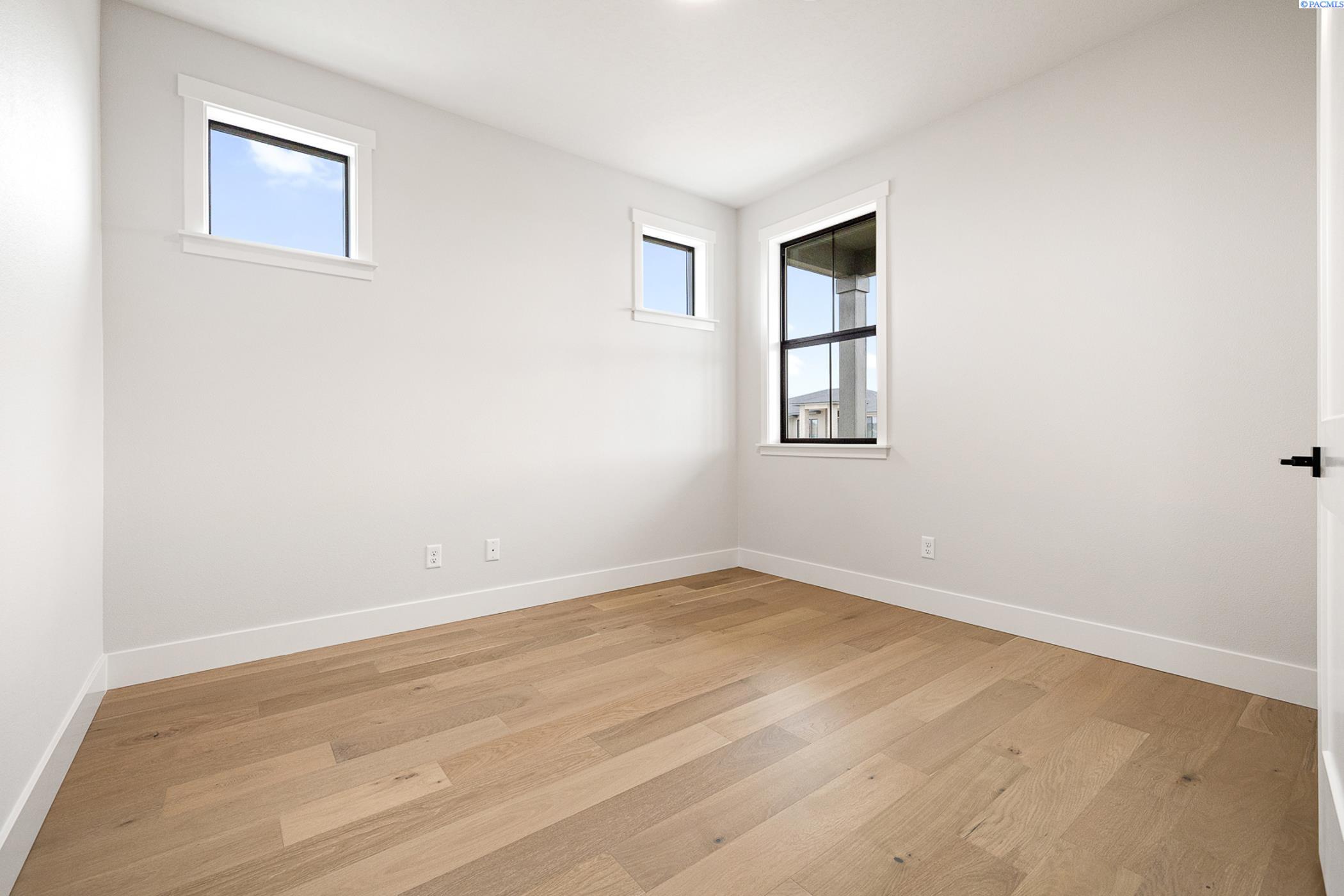 12725 Clark Fork Rd, Pasco, WA 99301