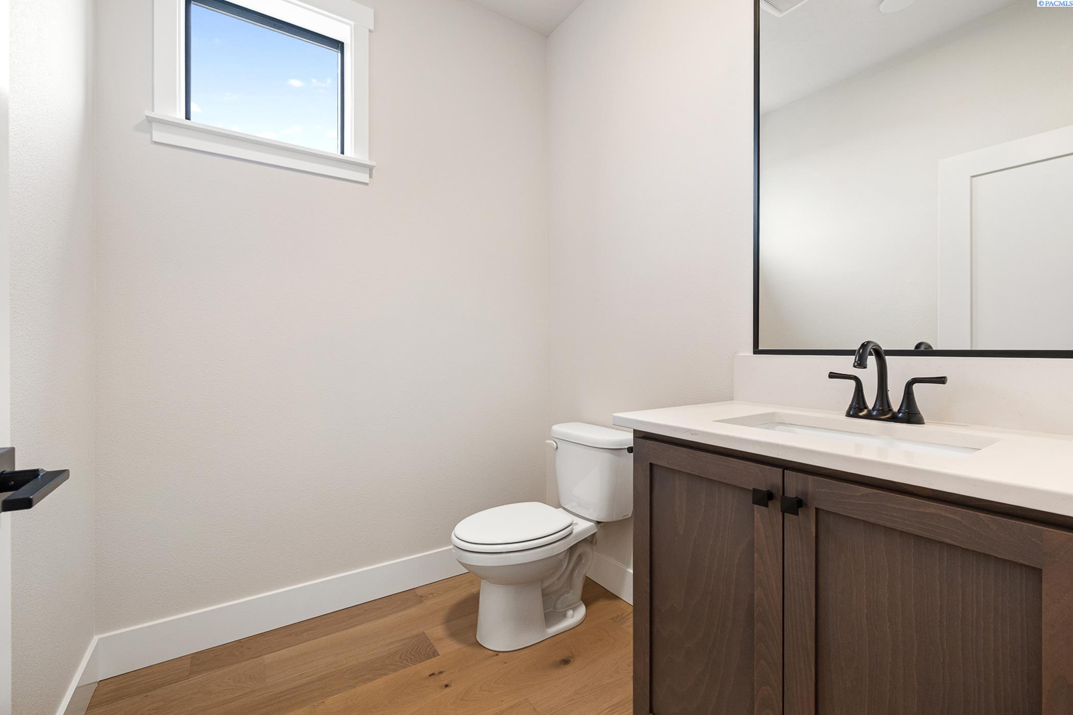 12725 Clark Fork Rd, Pasco, WA 99301