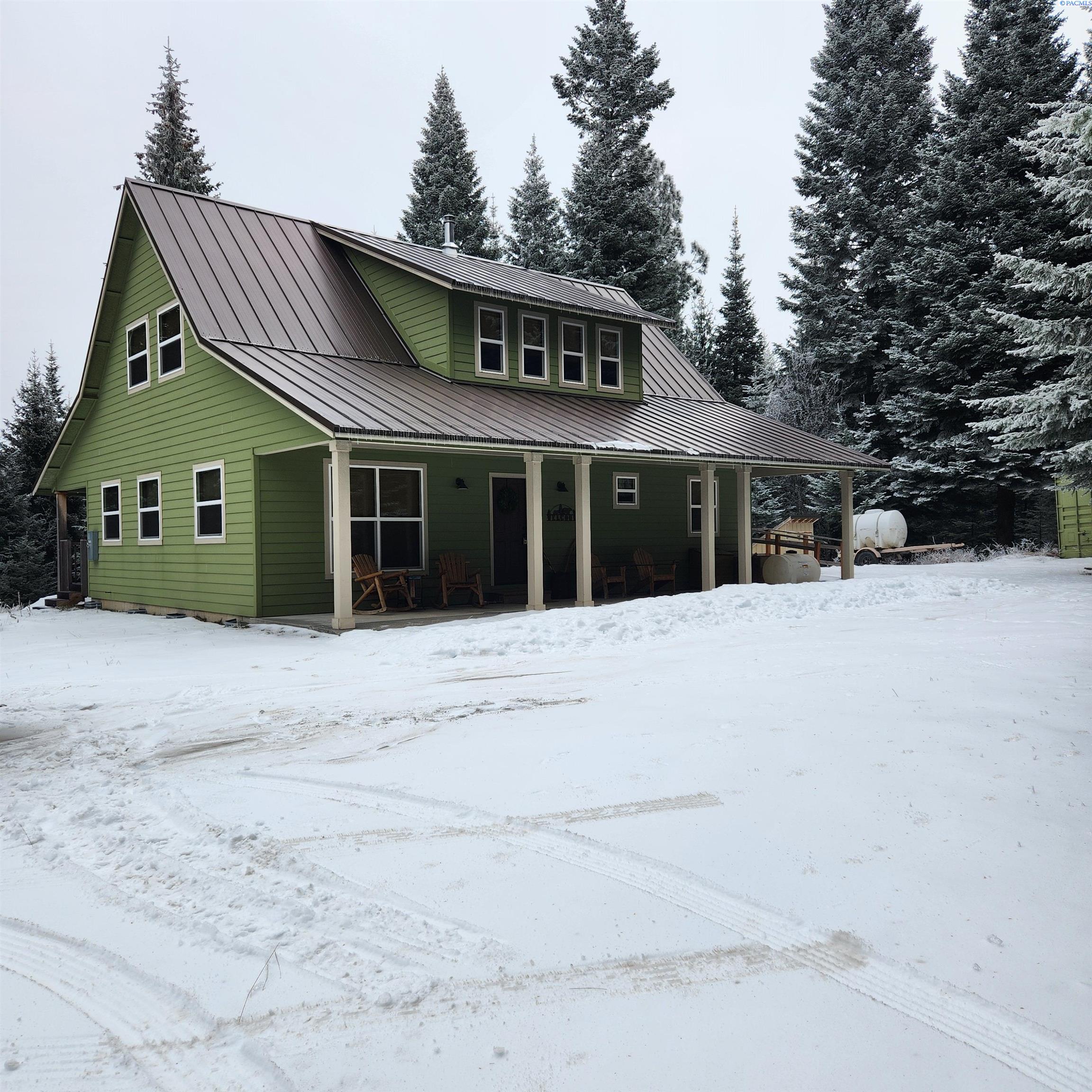 9400 Lewis Peak Rd, Waitsburg, WA 99329