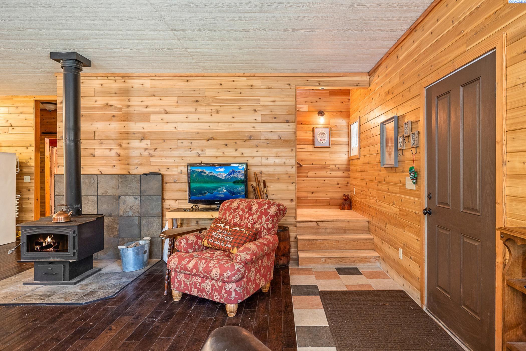 9400 Lewis Peak Rd, Waitsburg, WA 99329