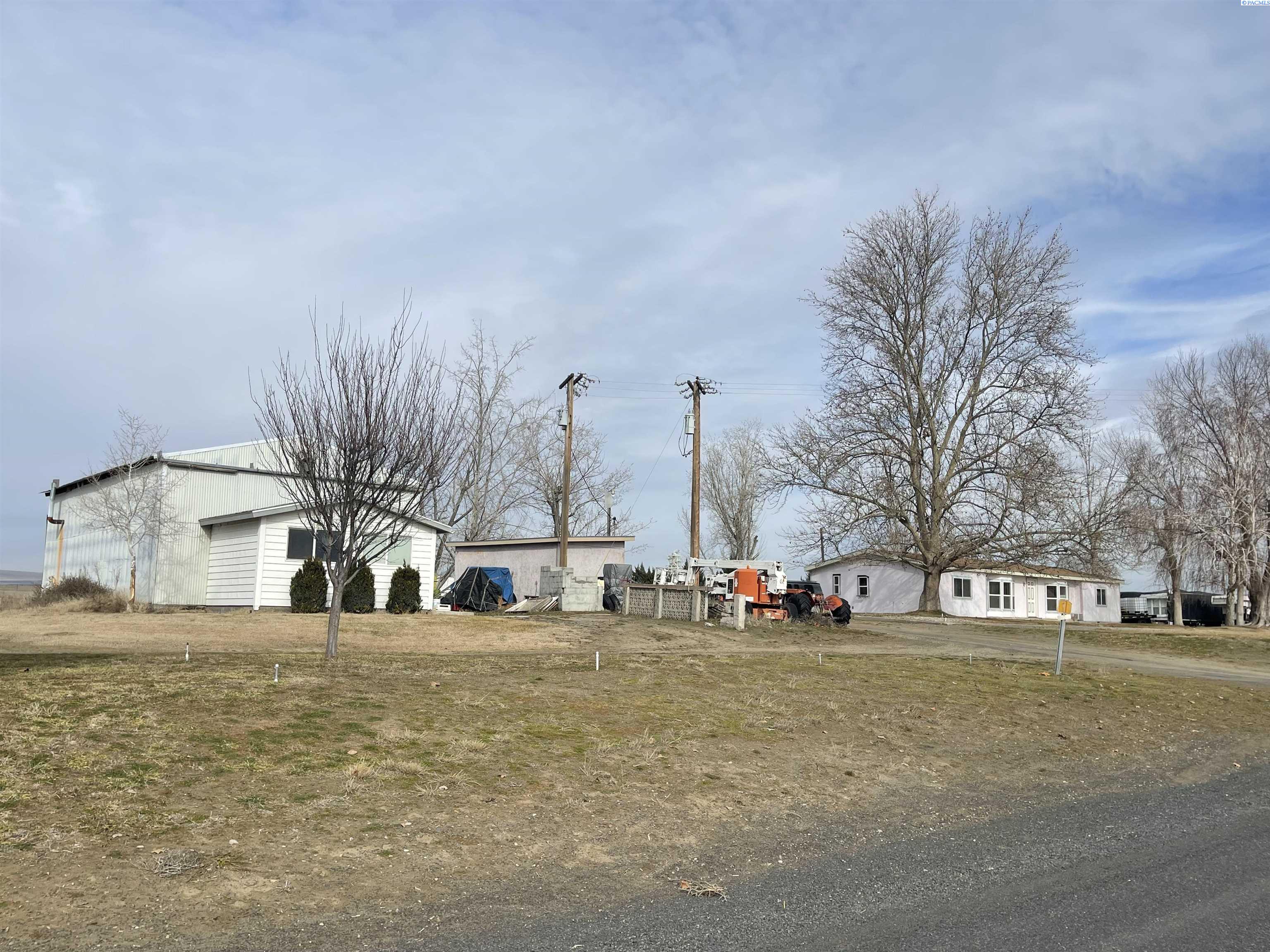52704 E Christy, Plymouth, WA 99346