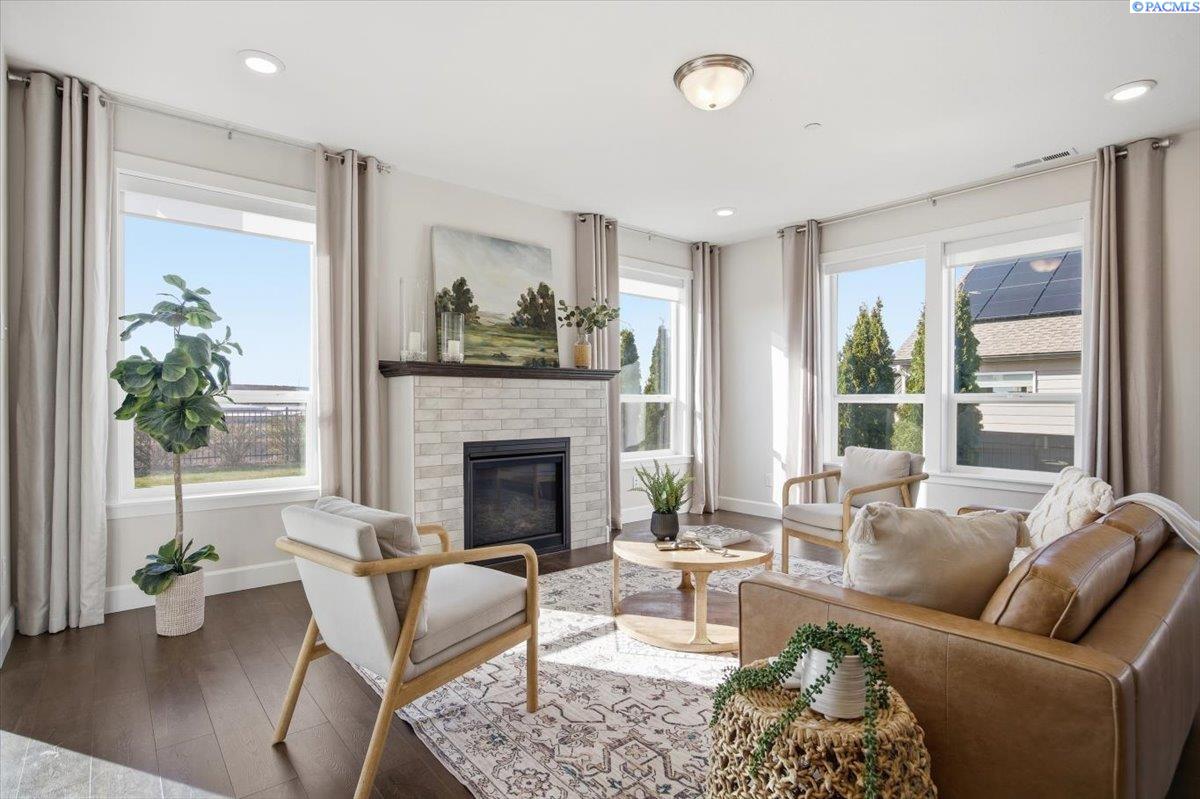 5026 Smitty Dr, Richland, WA 99352