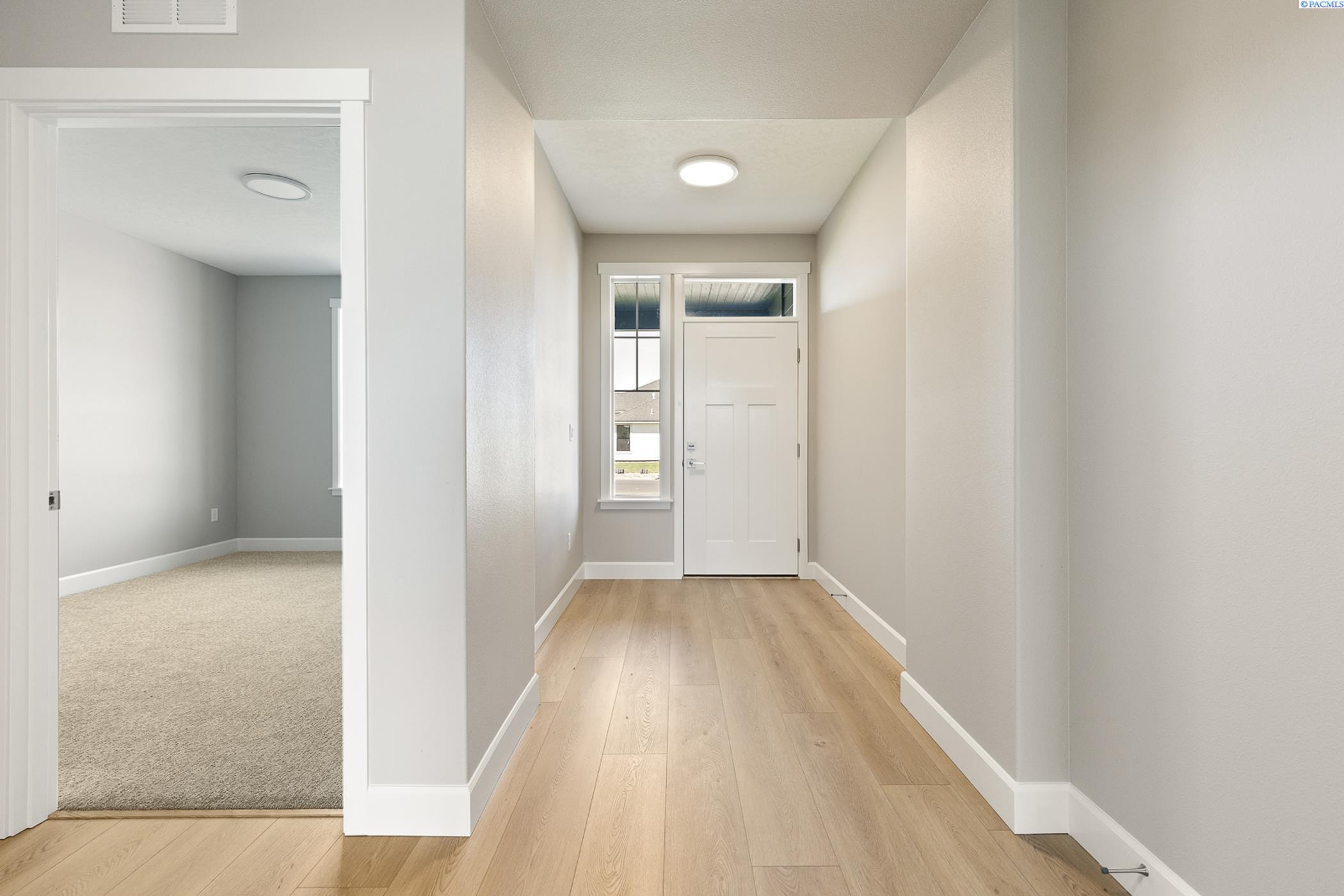 6627 Lazy B Dr, Pasco, WA 99301