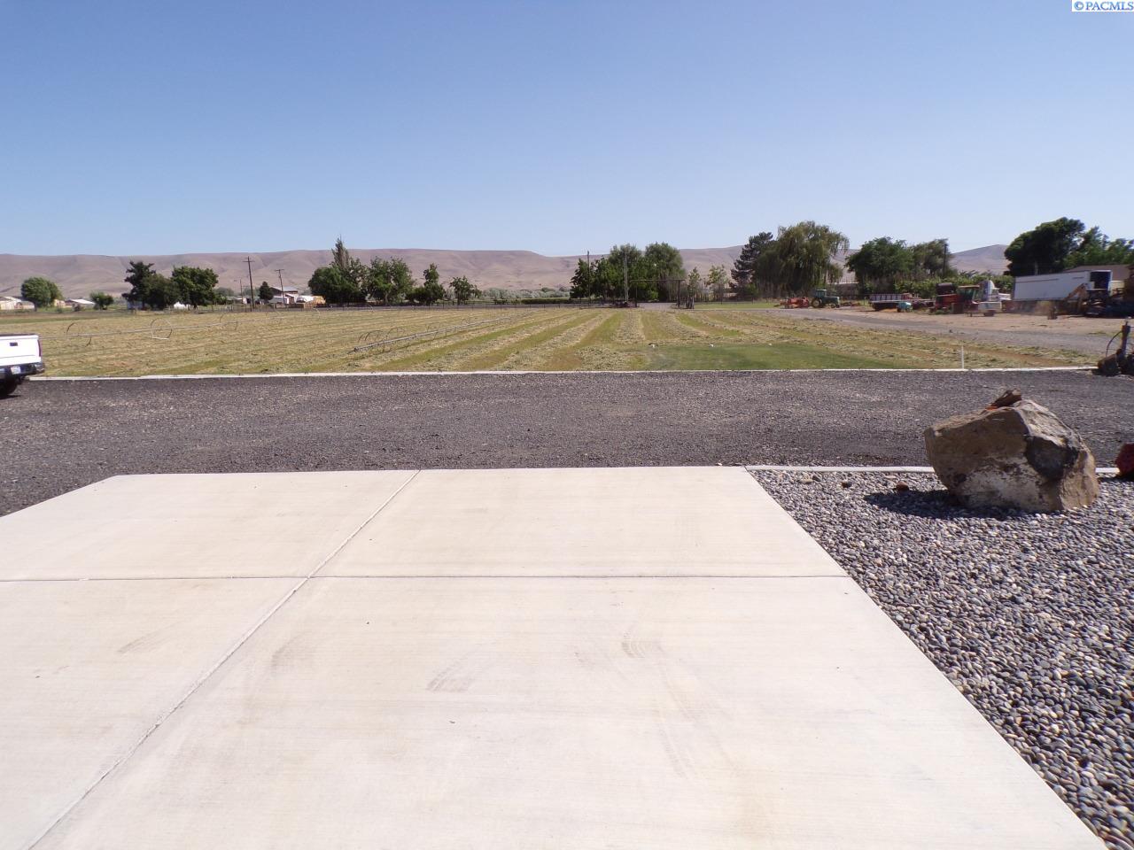 166214 W Johnson Rd, Prosser, WA 99350