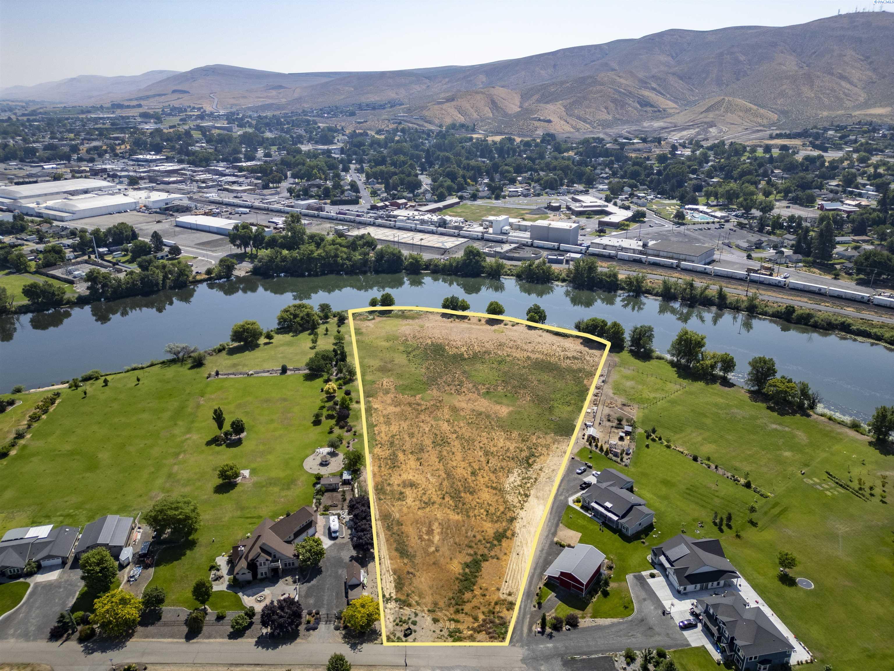 723 S 1366 Pr Sw, Prosser, WA 99350
