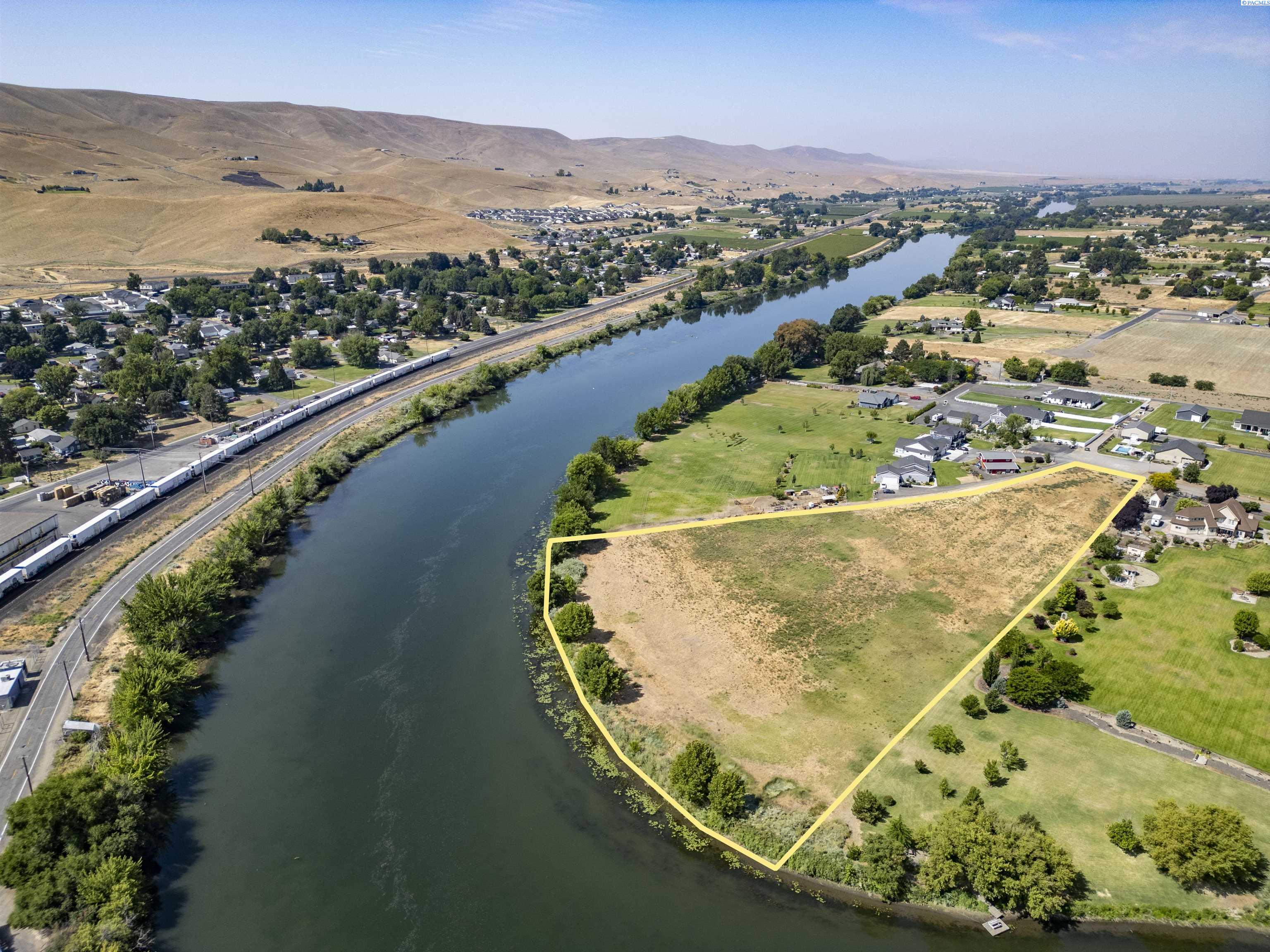 723 S 1366 Pr Sw, Prosser, WA 99350
