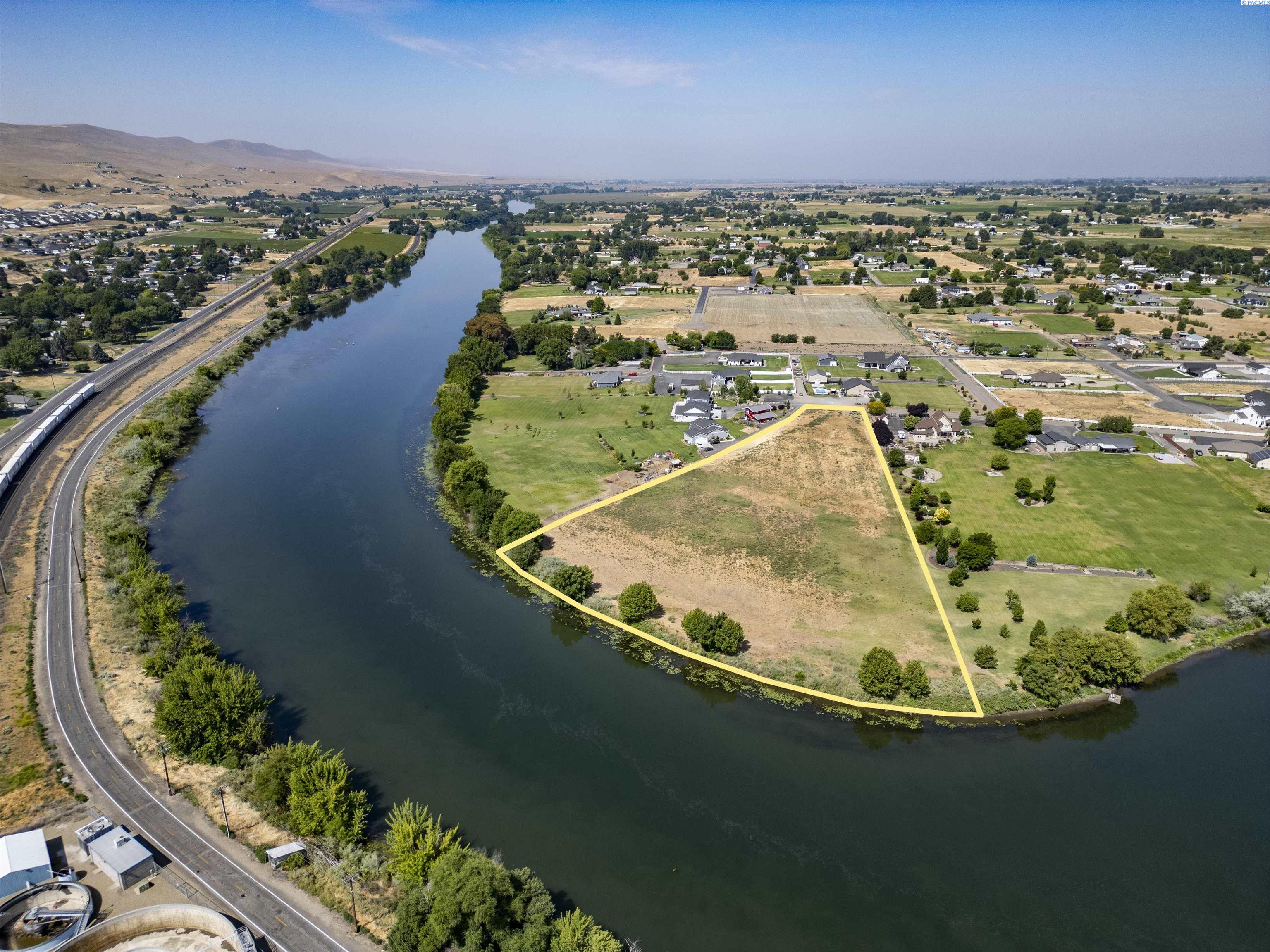 723 S 1366 Pr Sw, Prosser, WA 99350