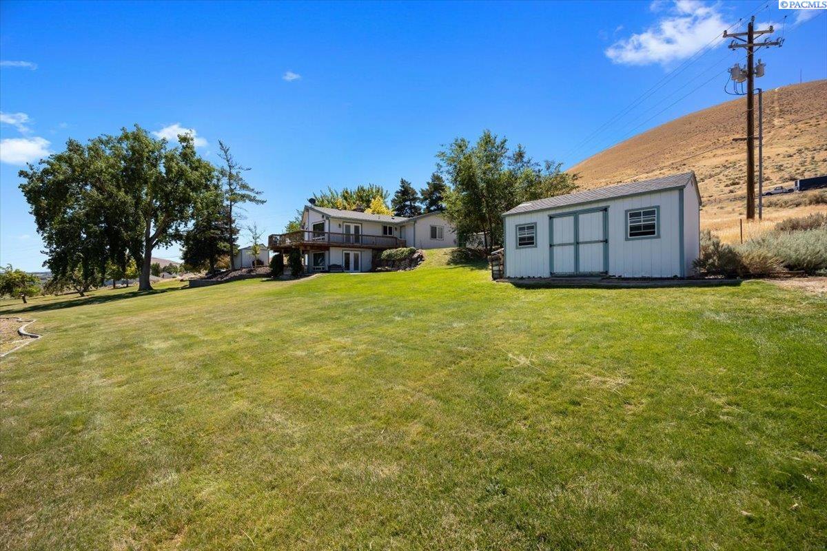 36605 Red Mountain Rd, Benton City, WA 99320