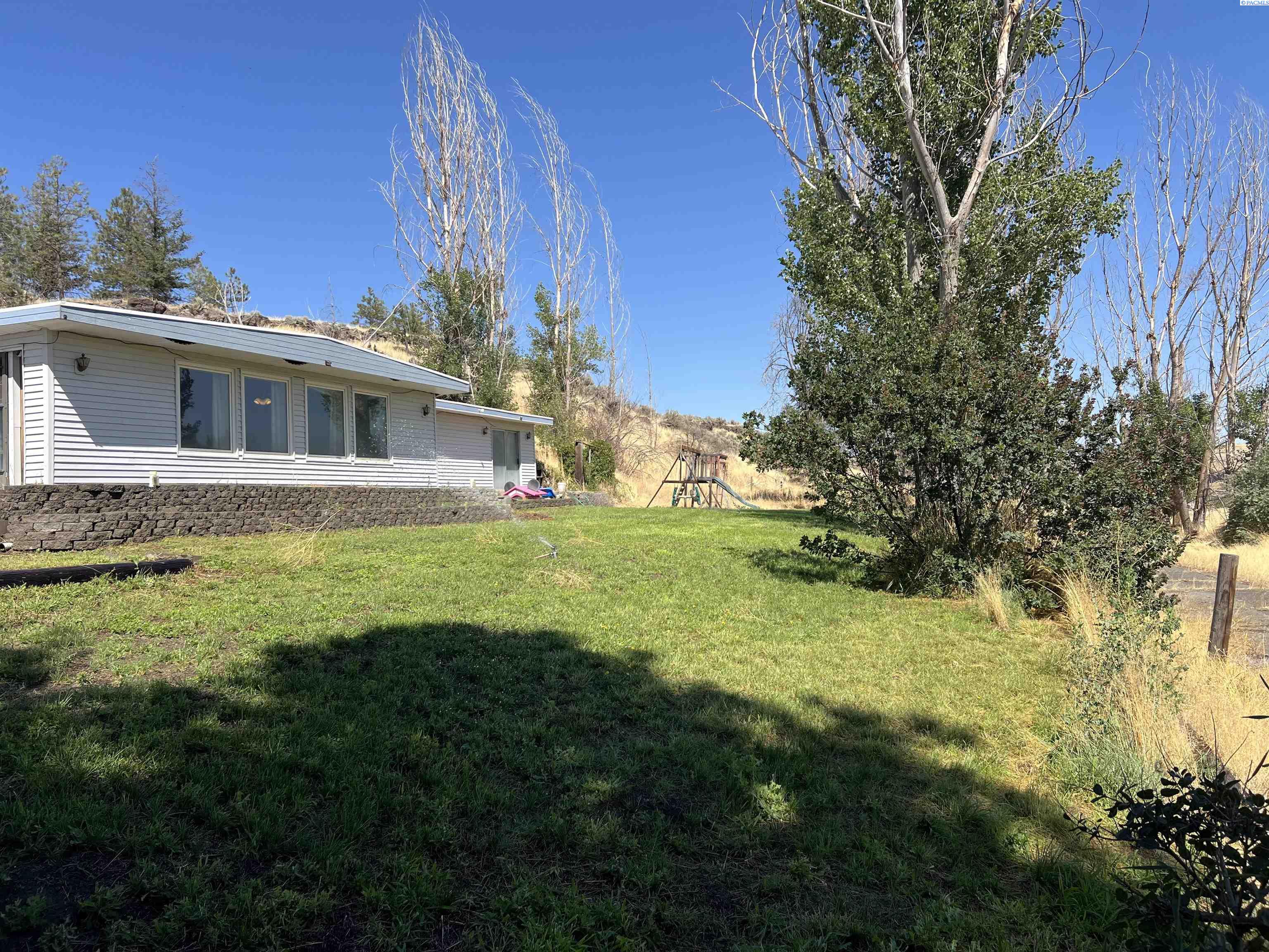 211 Kahlotus Lake Rd, Kahlotus, WA 99335