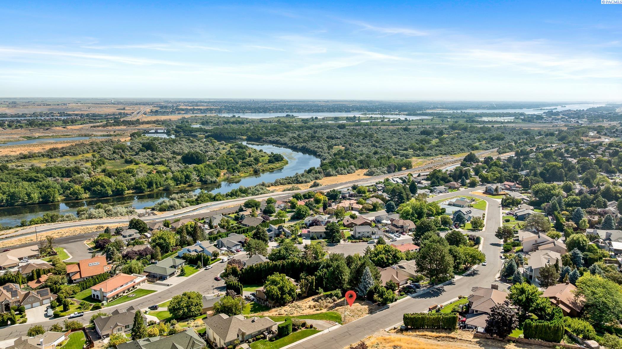 260 Rockwood Dr, Richland, WA 99352
