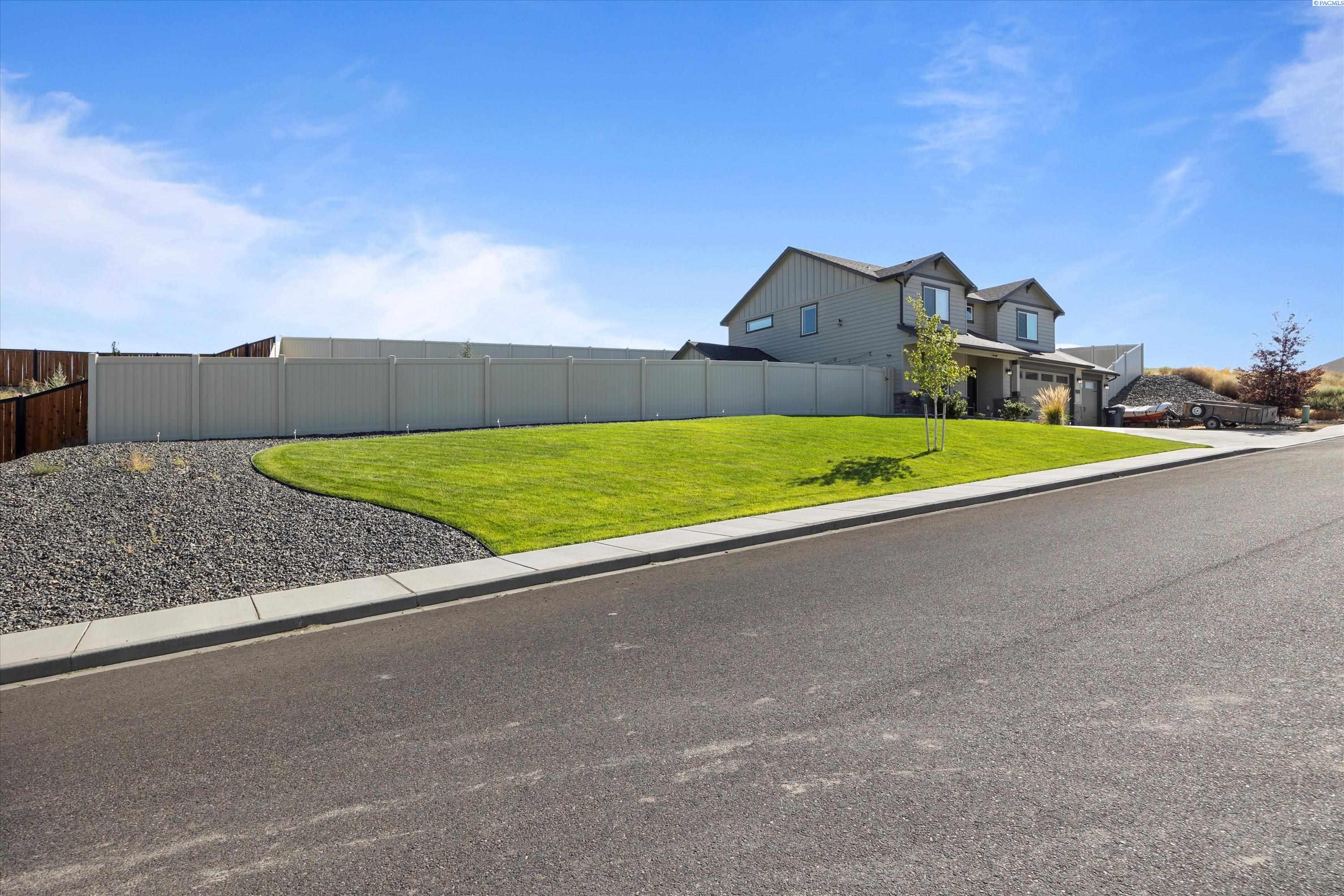 4019 Queen St, West Richland, WA 99353