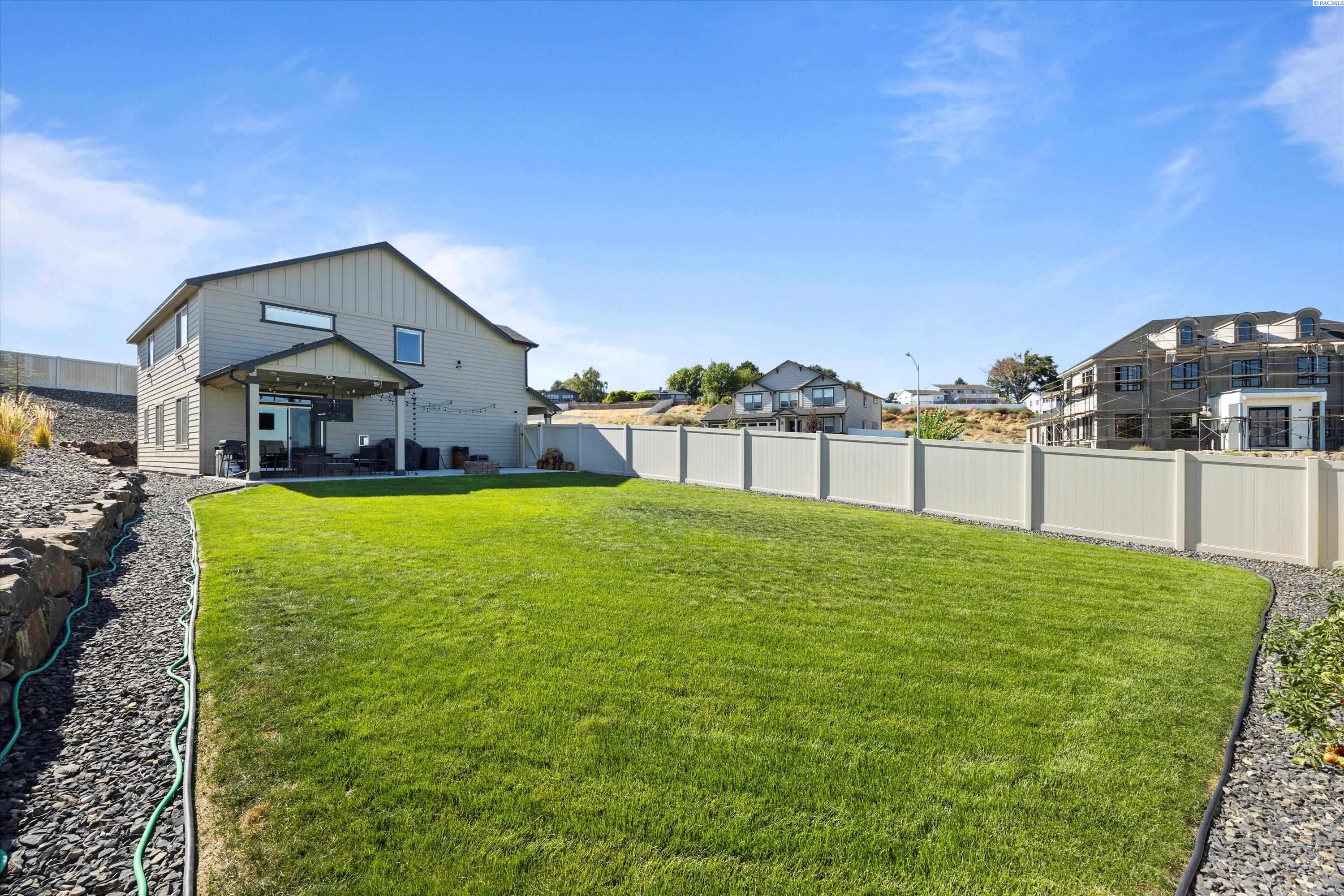 4019 Queen St, West Richland, WA 99353