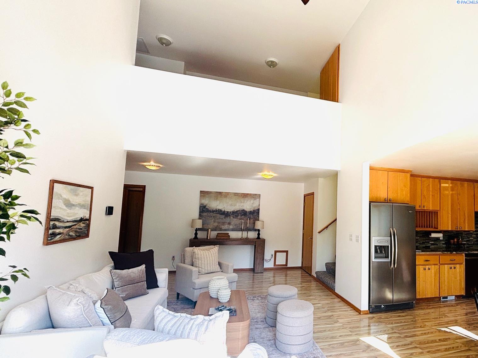 9505 Sturgis Rd, Pasco, WA 99301