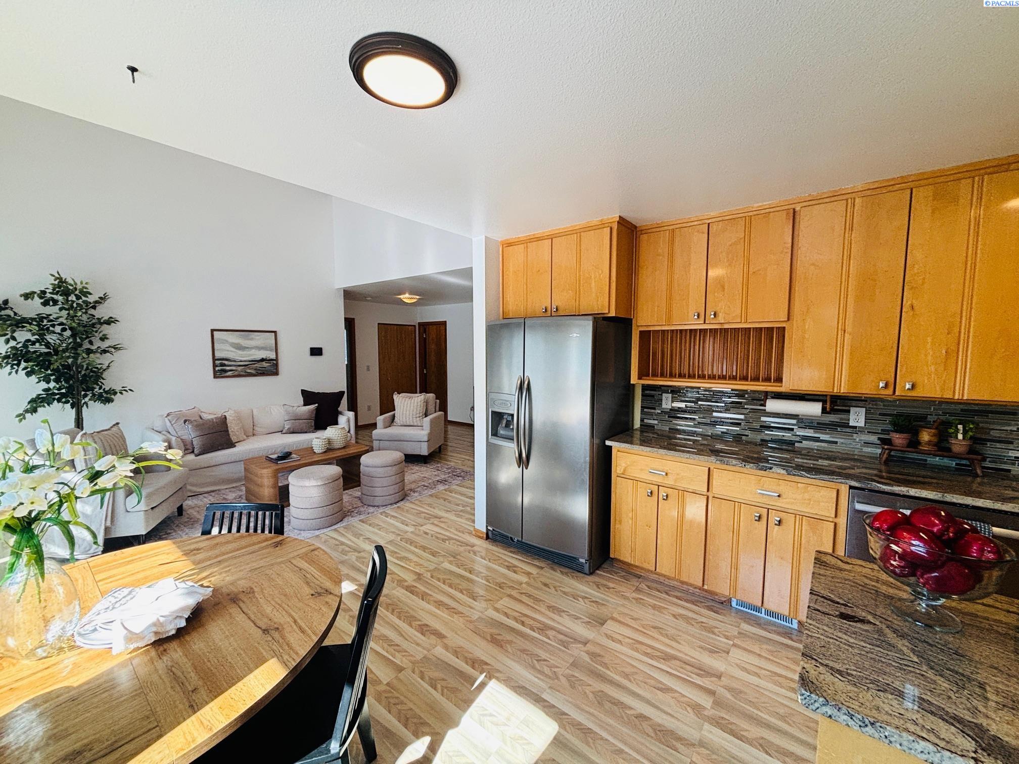 9505 Sturgis Rd, Pasco, WA 99301