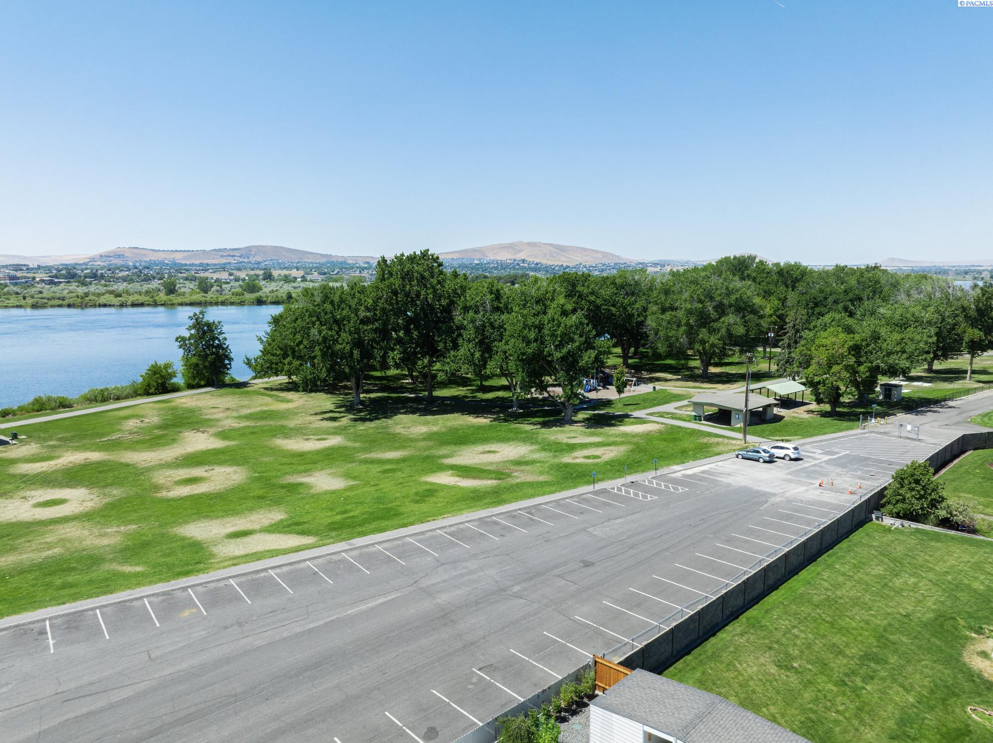 9505 Sturgis Rd, Pasco, WA 99301