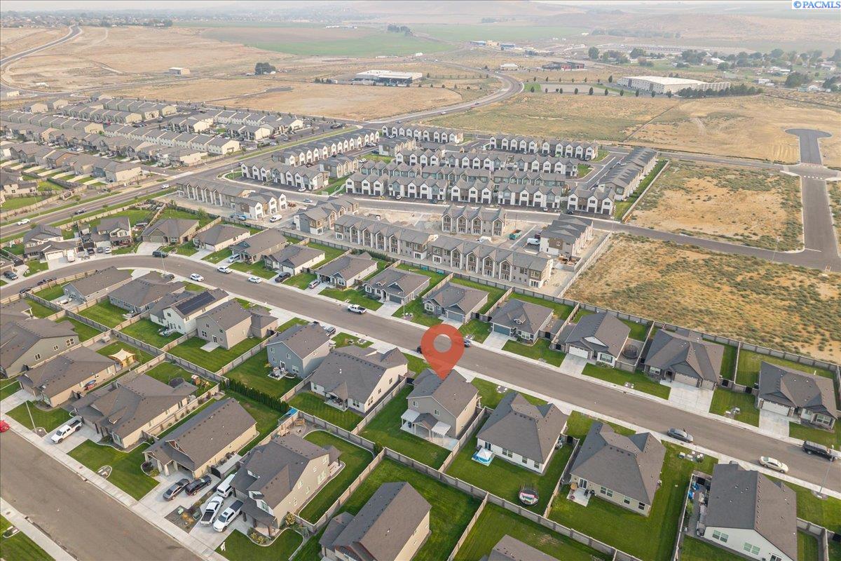 8218 Ballard Lp, West Richland, WA 99353