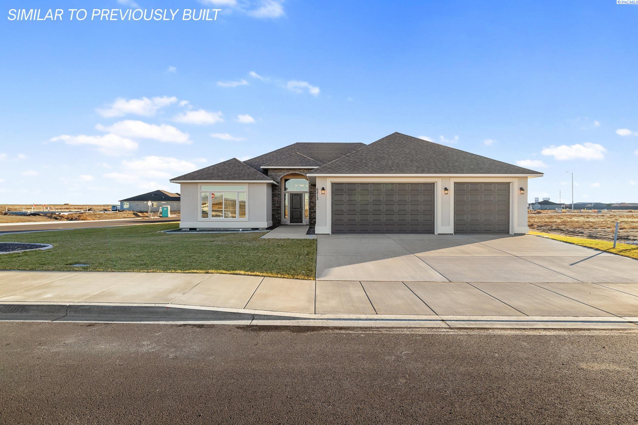 8713 Dusty Maiden Dr, Pasco, WA 99301