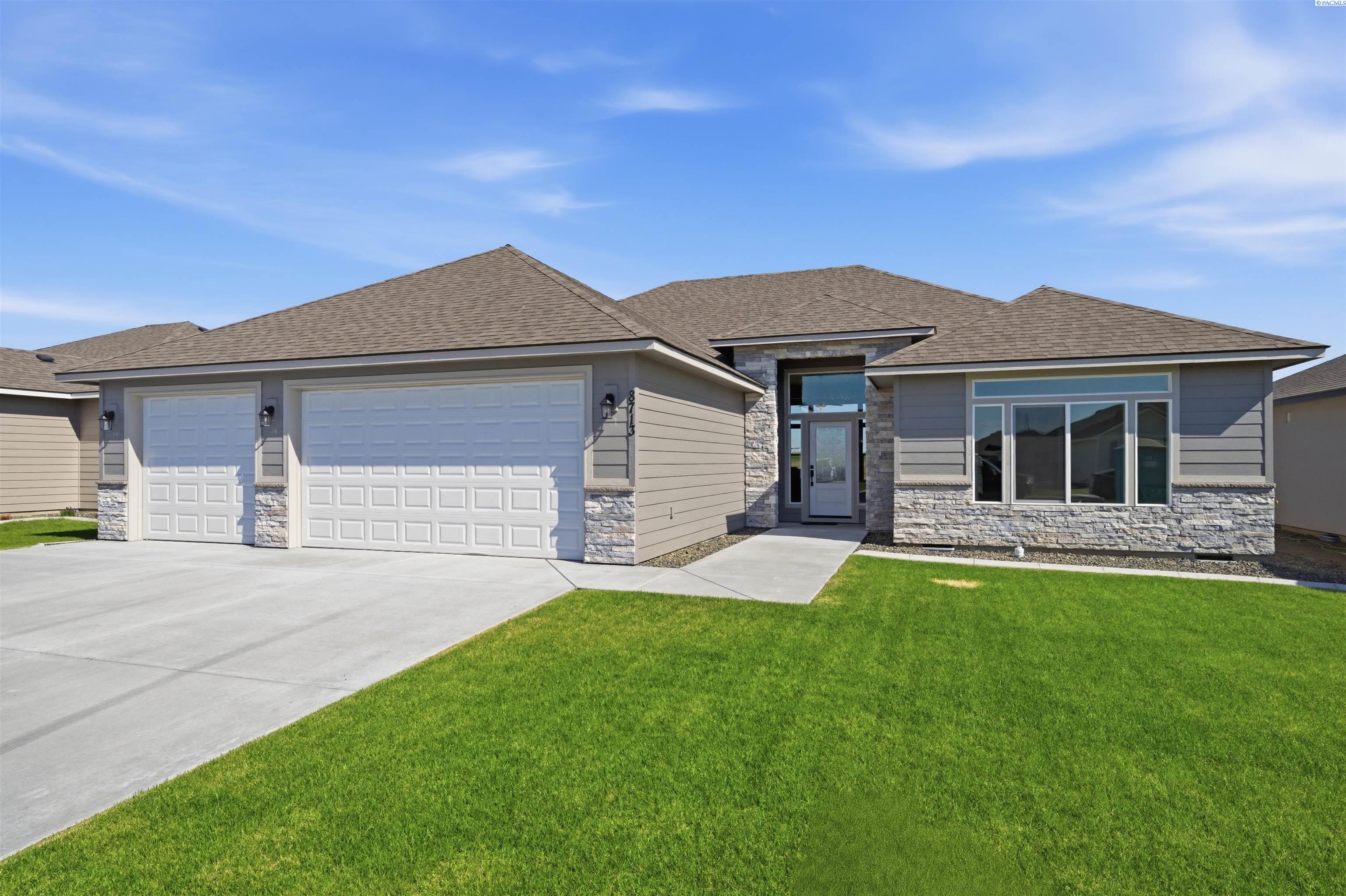 8713 Dusty Maiden Dr, Pasco, WA 99301