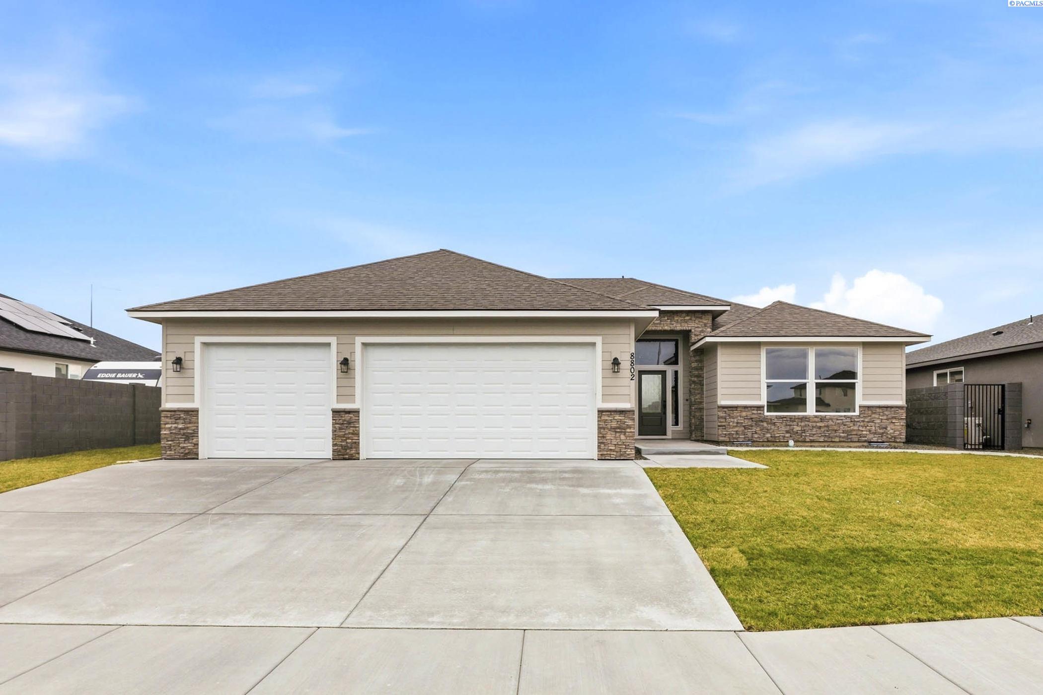 8802 Silver Mound Dr, Pasco, WA 99301