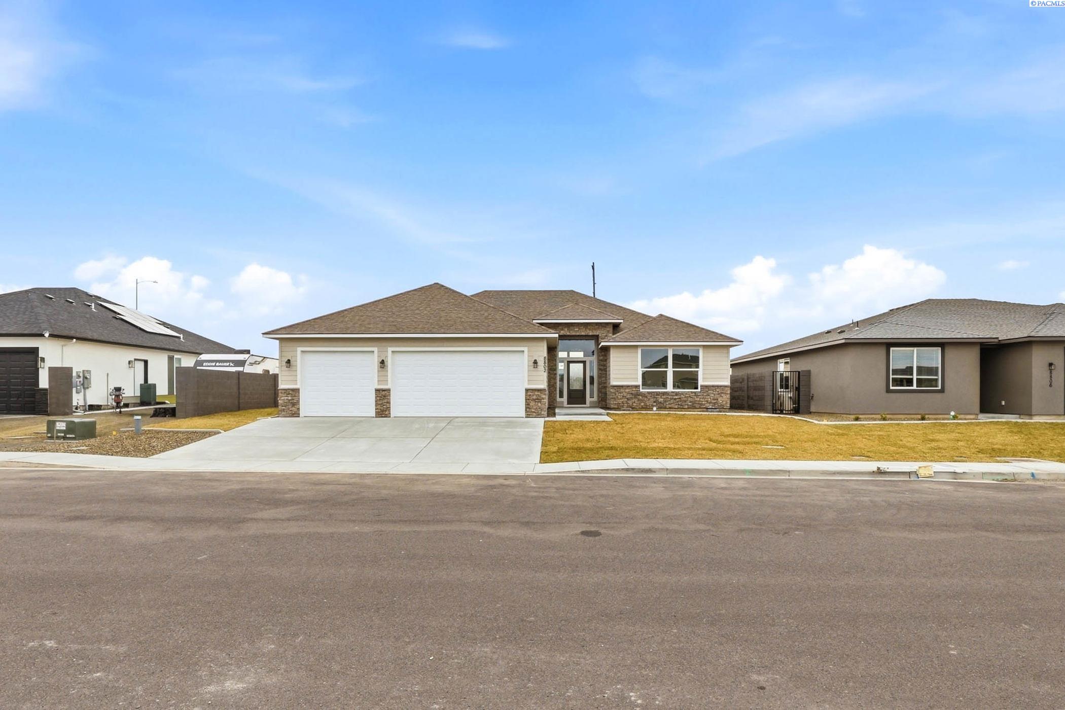 8802 Silver Mound Dr, Pasco, WA 99301