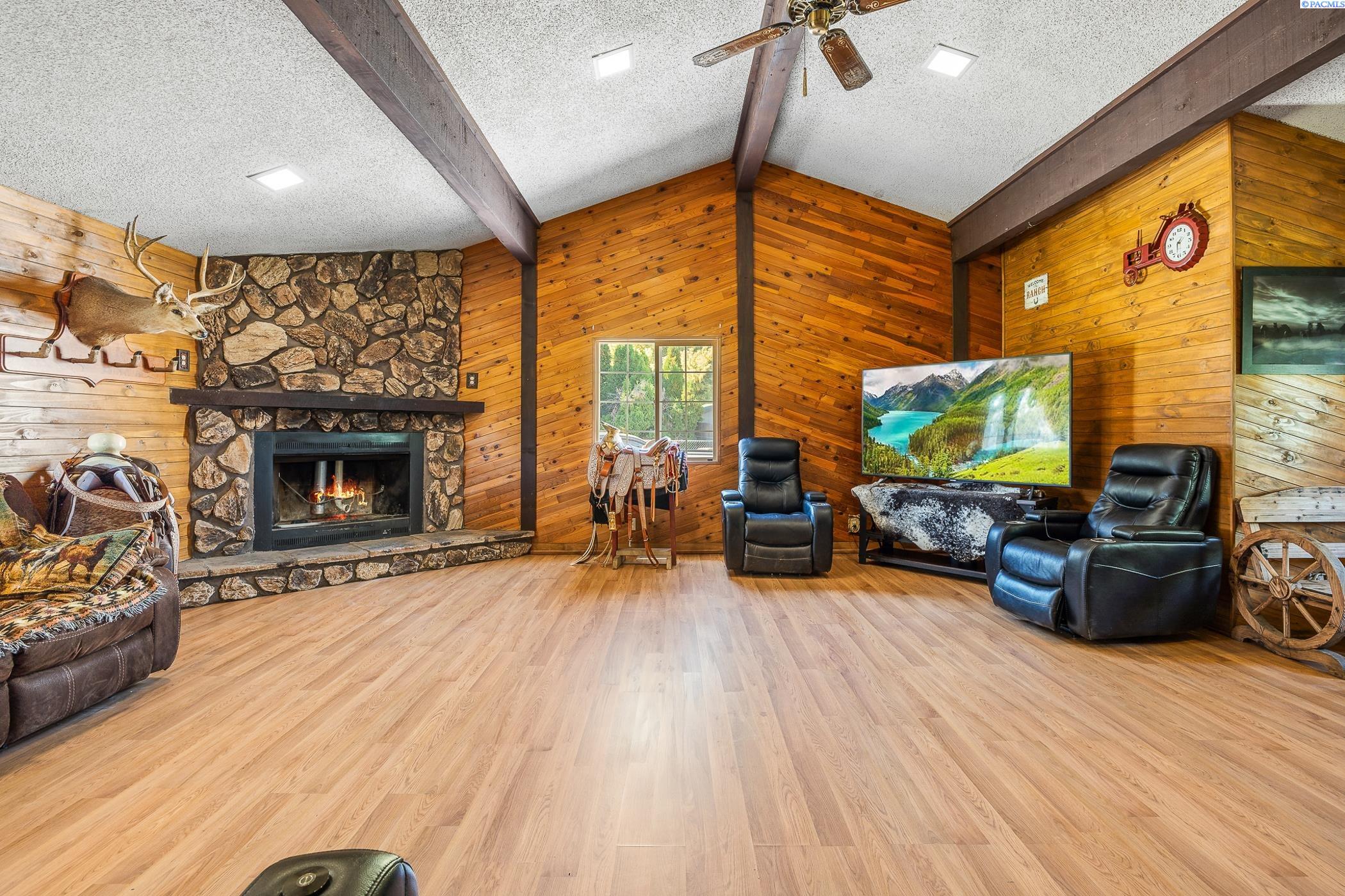 210506 Cochran Rd, Kennewick, WA 99337