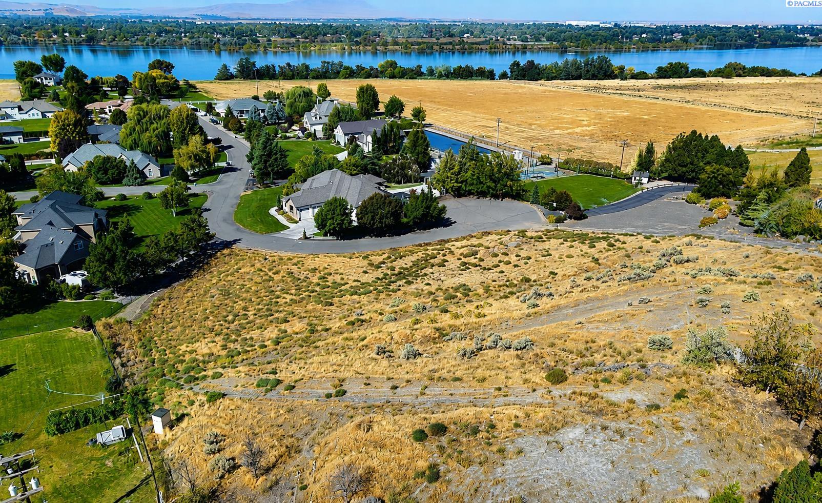 12050 Hillcrest Dr, Pasco, WA 99301