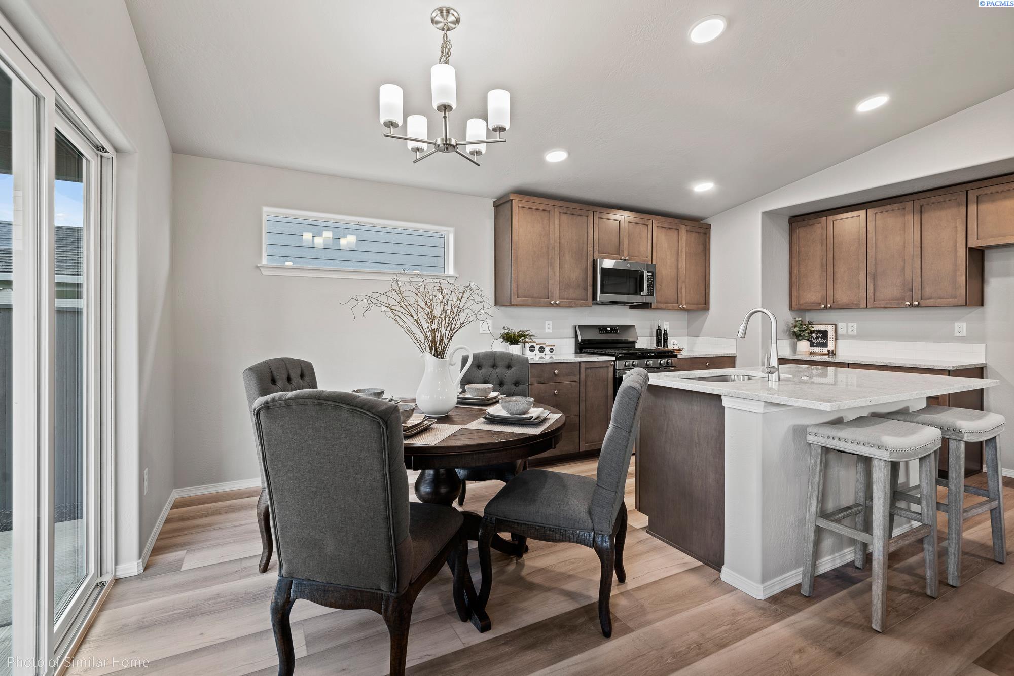 7377 24th Ave, Kennewick, WA 99338