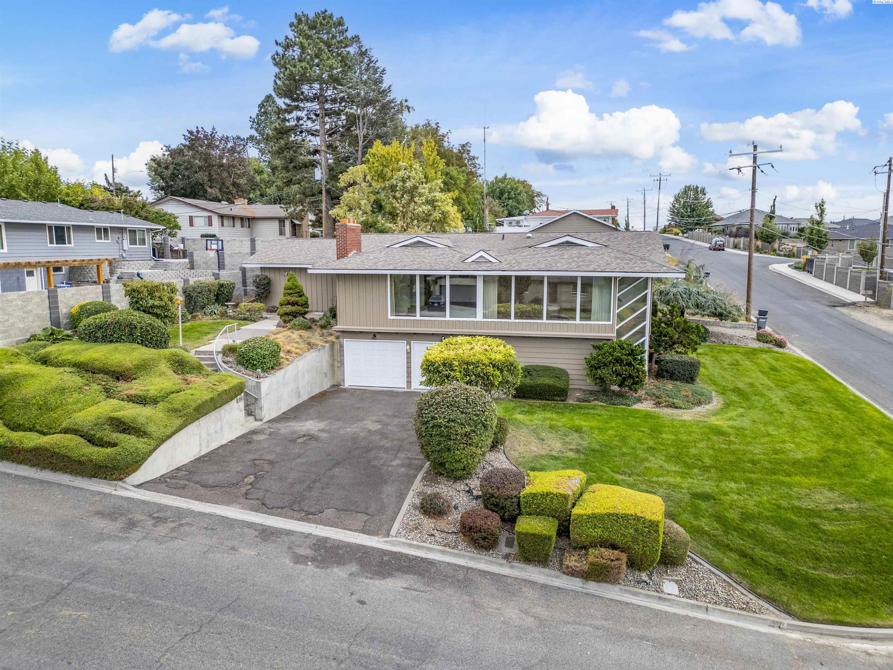 1235 Cherry Ave, Sunnyside, WA 98944