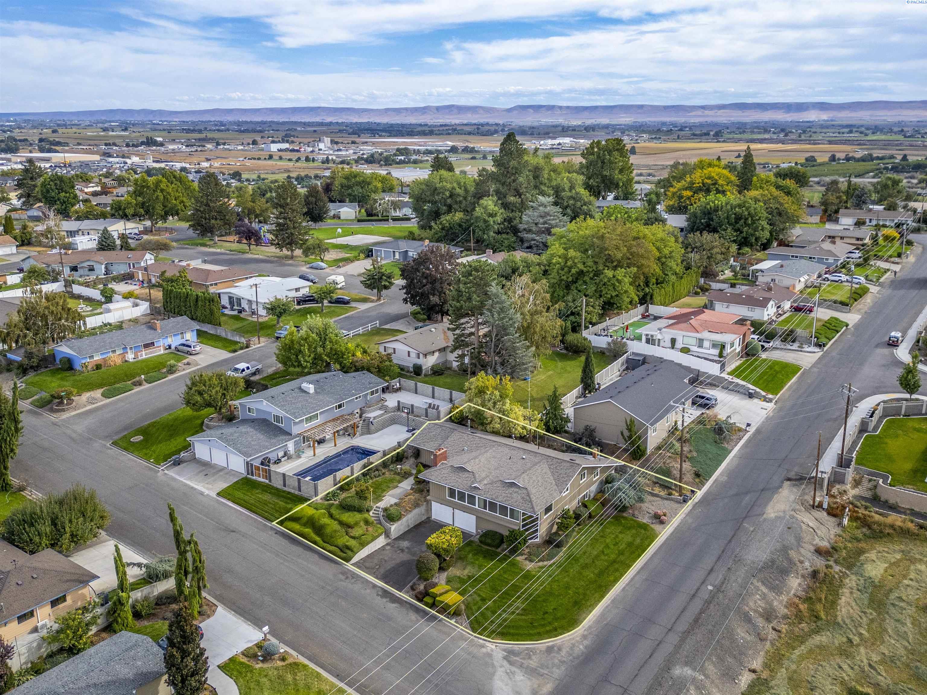 1235 Cherry Ave, Sunnyside, WA 98944