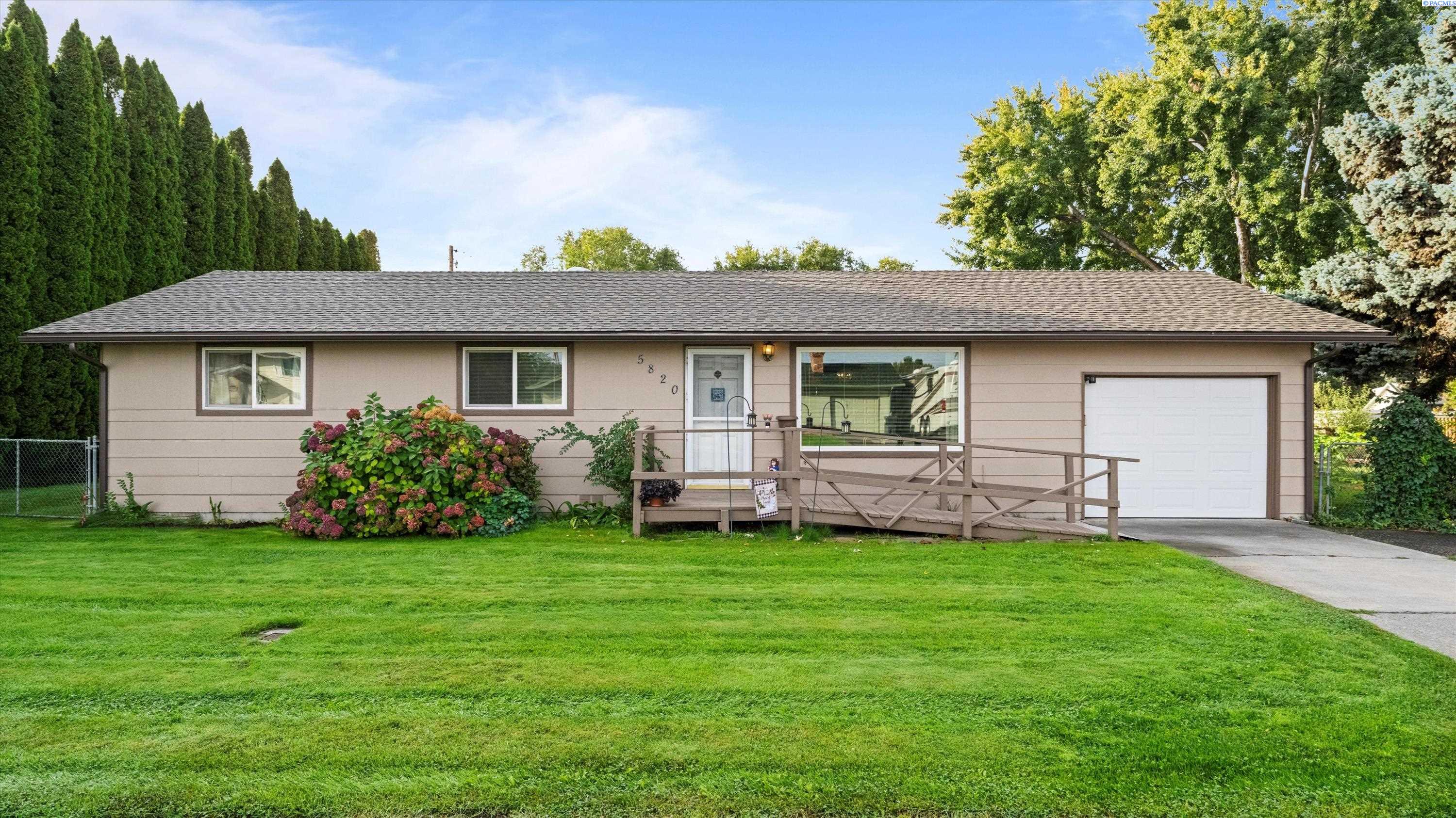 5820 W Park Pl, Pasco, WA 99301