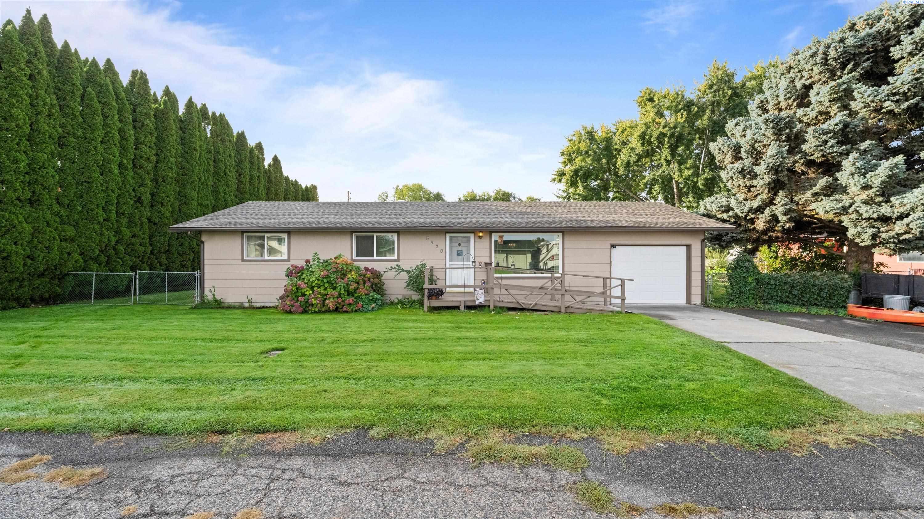 5820 W Park Pl, Pasco, WA 99301
