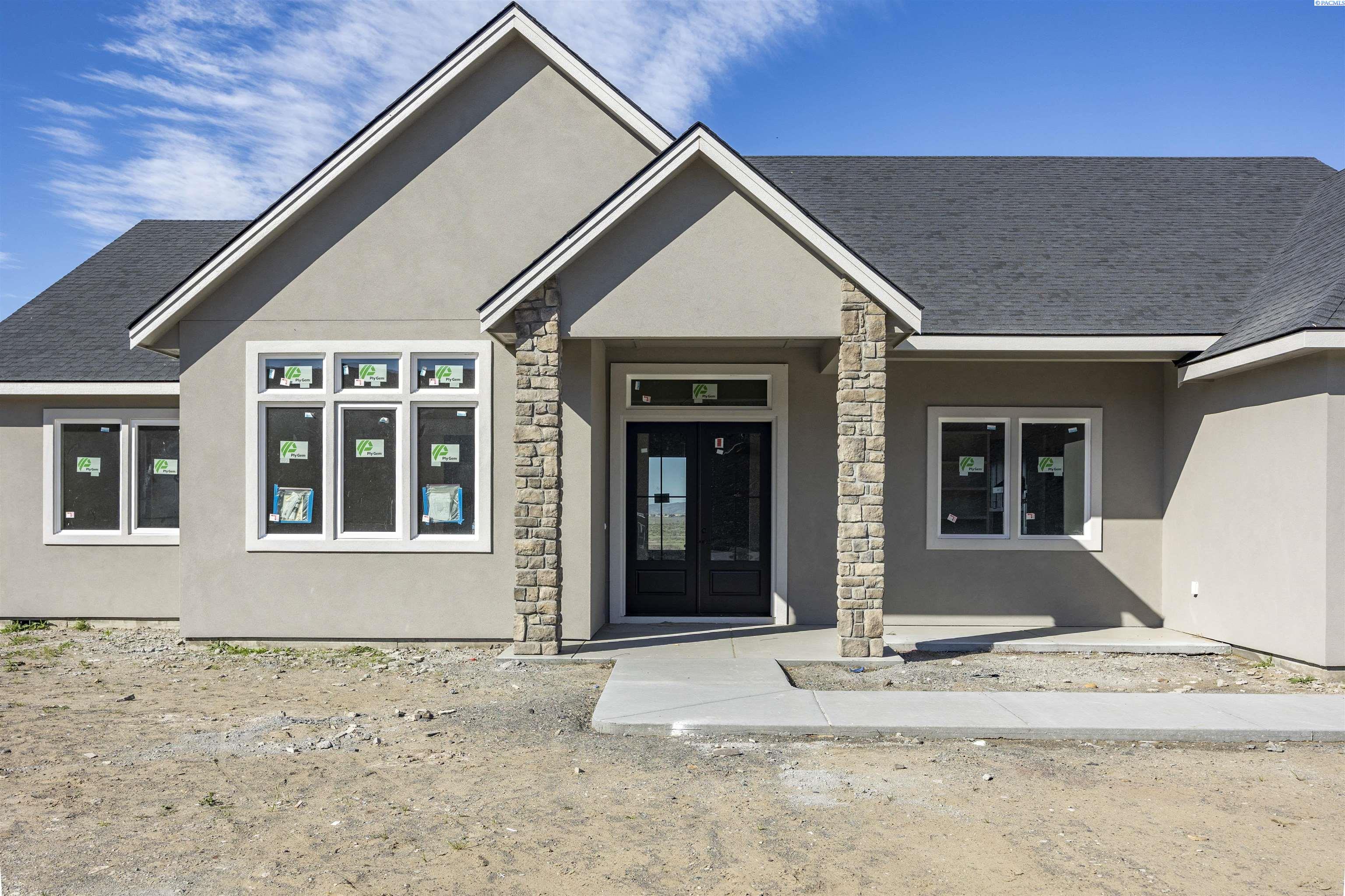 161 Riviera Dr, Pasco, WA 99301