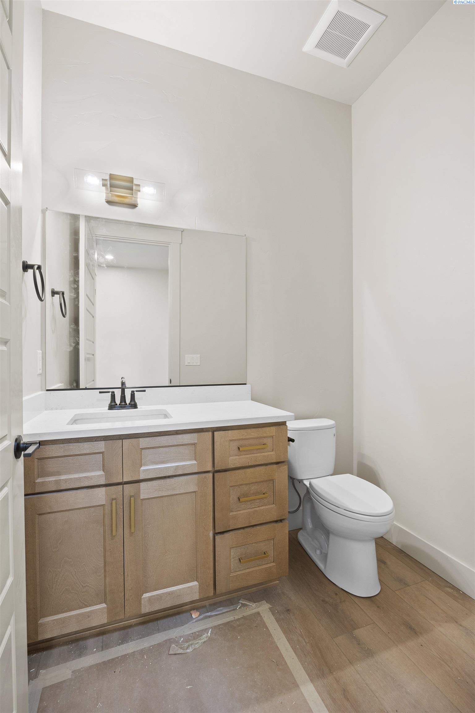 161 Riviera Dr, Pasco, WA 99301