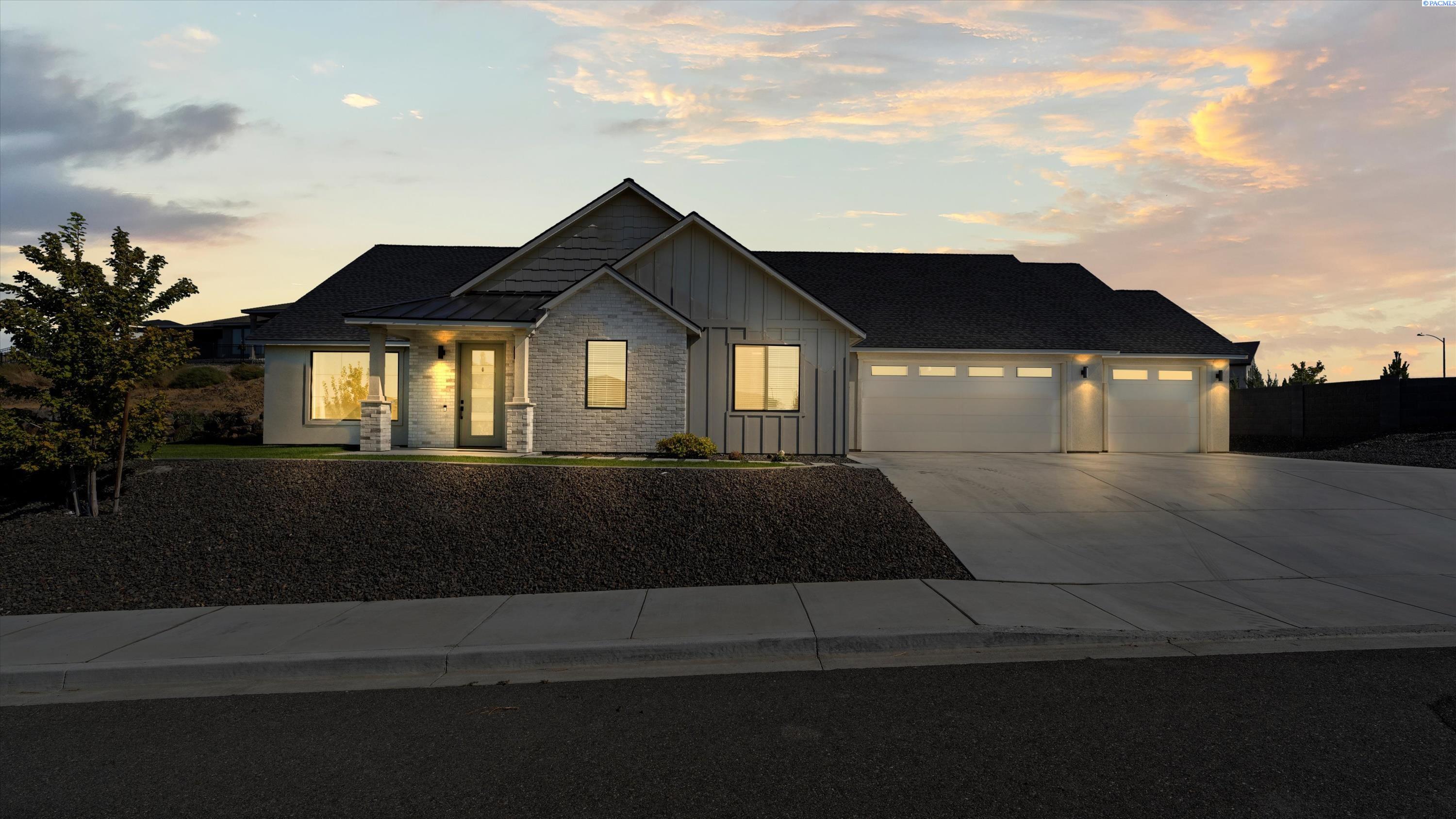 2287 Alaska St, Kennewick, WA 99338