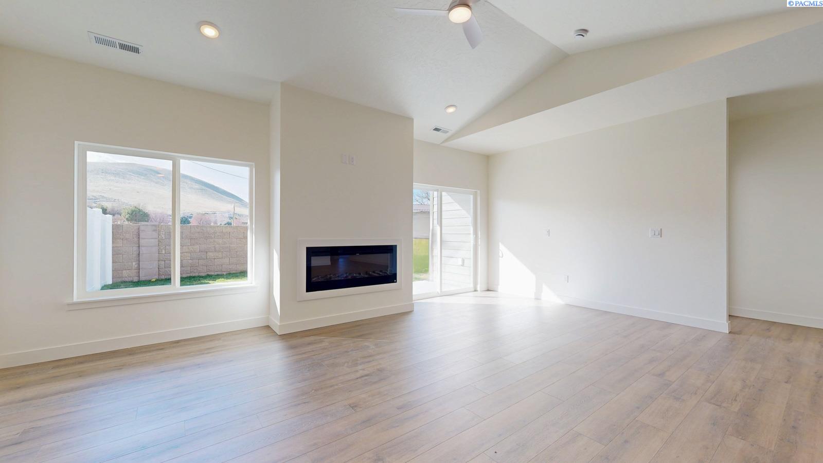 4545 Grove Ct, West Richland, WA 99353