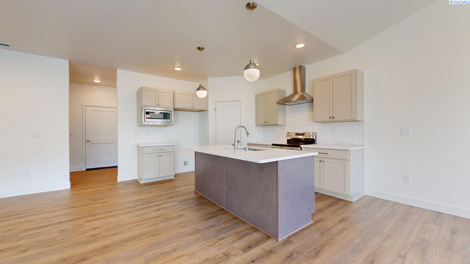 4545 Grove Ct, West Richland, WA 99353