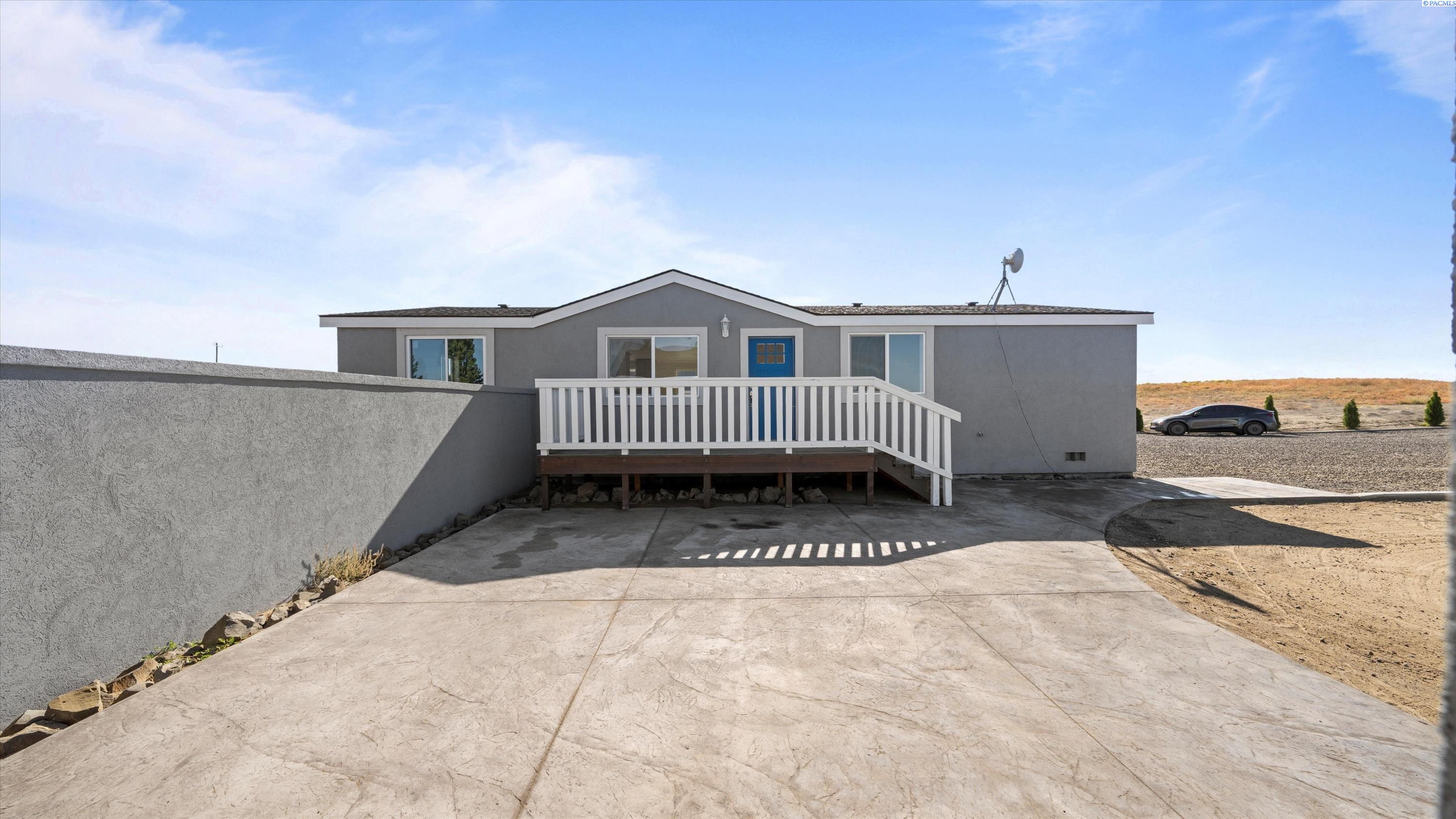 94 Dusty Rd, Burbank, WA 99323