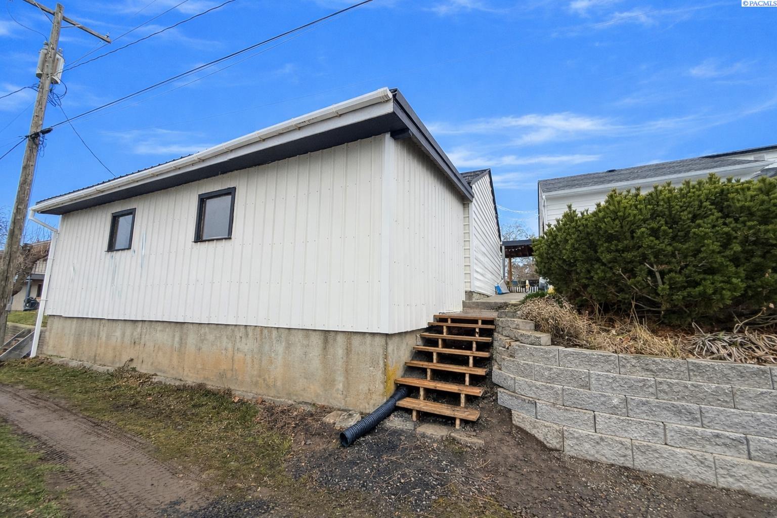 Homes for sale in Tekoa, WA | 105 S Howard St, Tekoa, WA 99033 | MLS# 288187