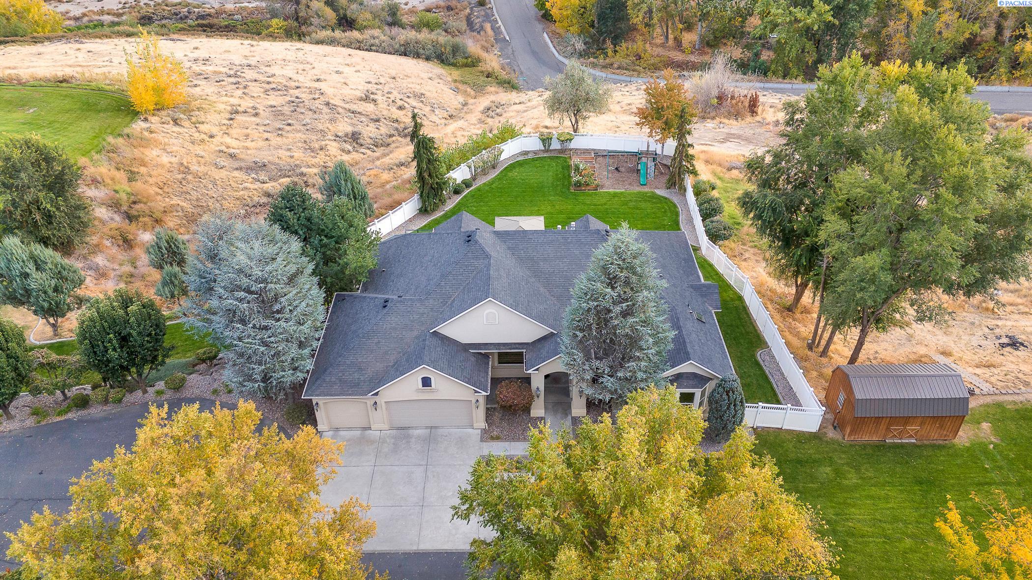 241 Kristen Ln, Kennewick, WA 99338