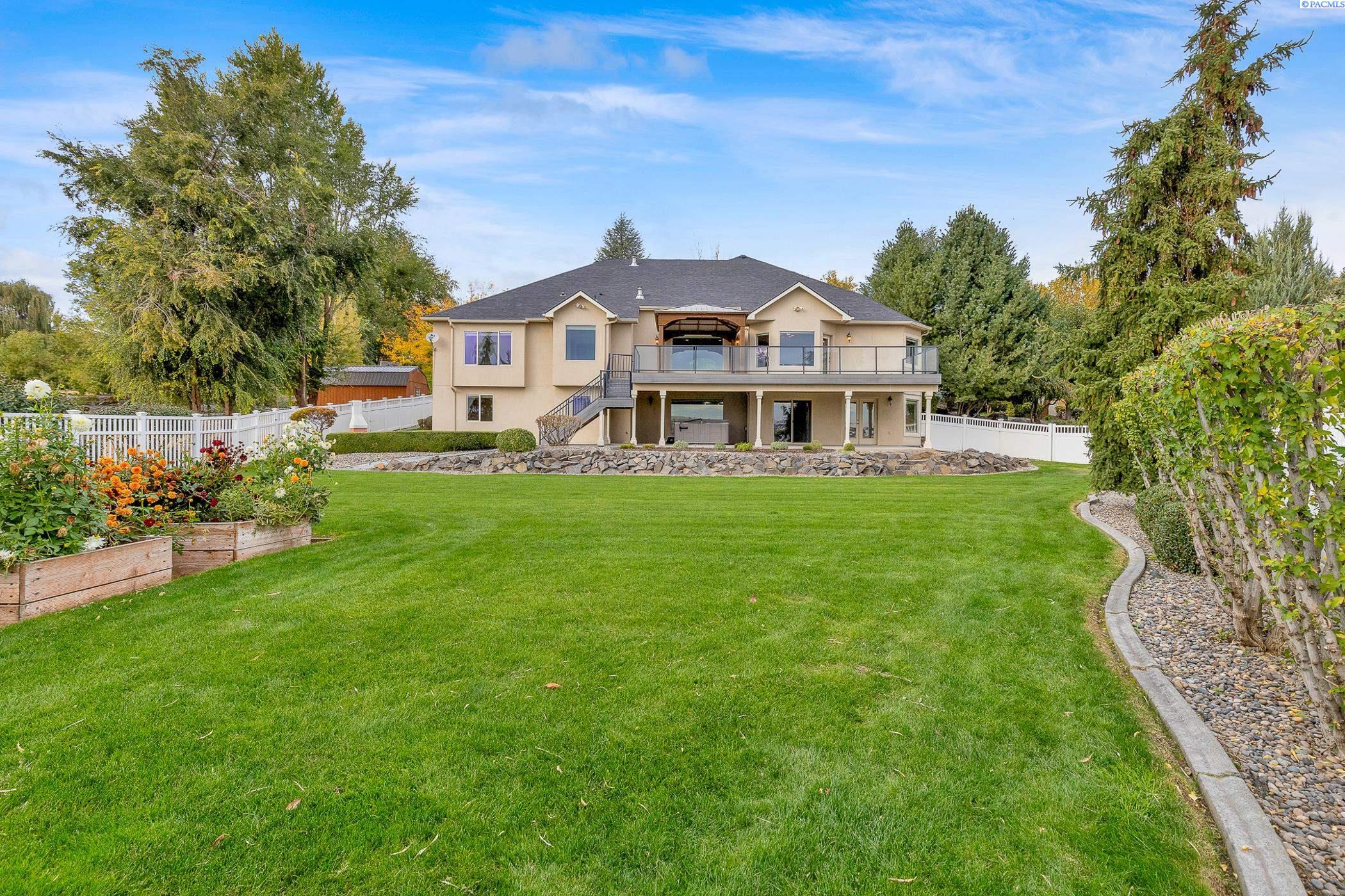 241 Kristen Ln, Kennewick, WA 99338