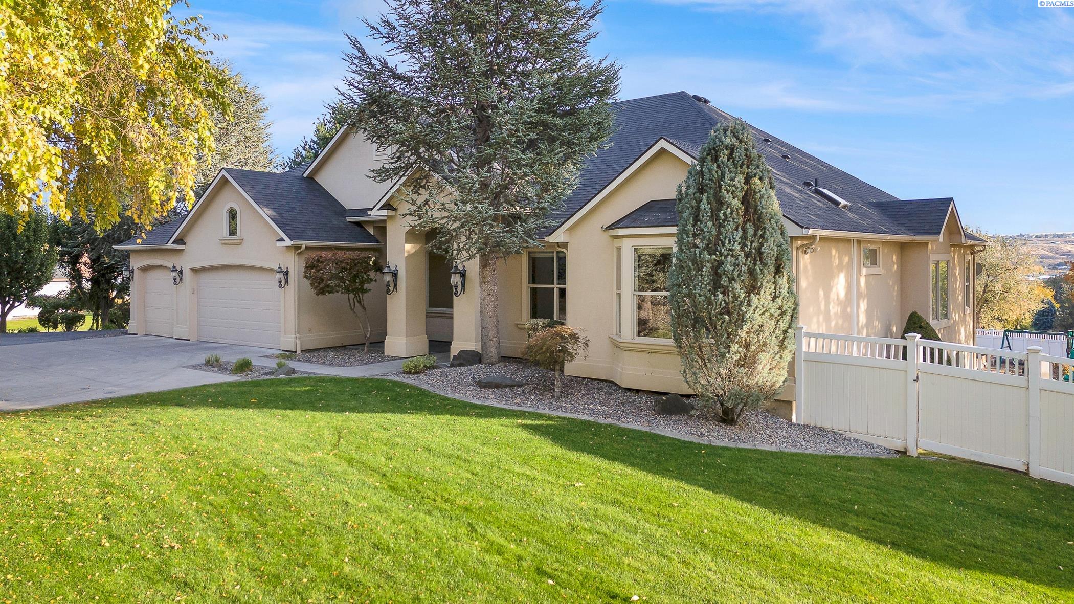 241 Kristen Ln, Kennewick, WA 99338