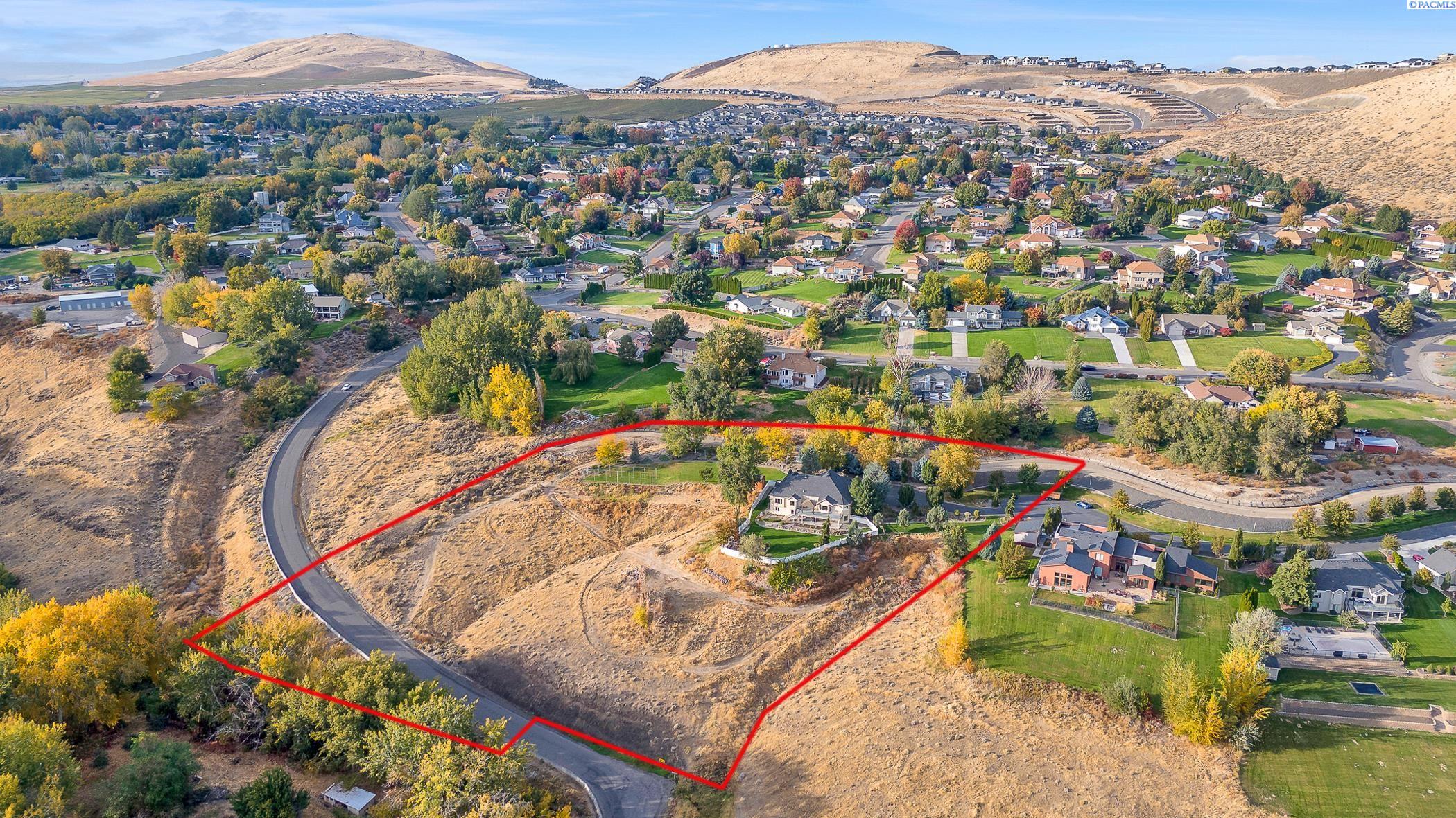 241 Kristen Ln, Kennewick, WA 99338